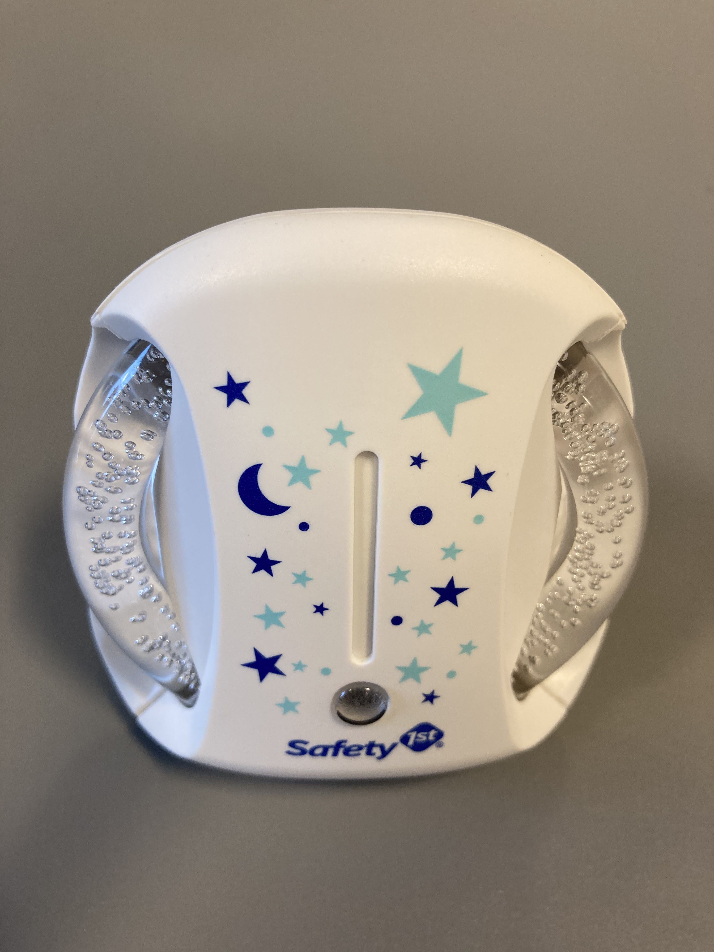 Billede fra myndighedens meddelelse af det tilbagekaldte produkt T. Hansen - Automatisk natlampe Arctic Hvid Safety1. Årsag: OKTILTAG.