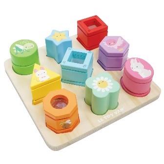 Billede fra myndighedens meddelelse af det tilbagekaldte produkt Petilou Sensory Shapes. Årsag: OKTILTAG.