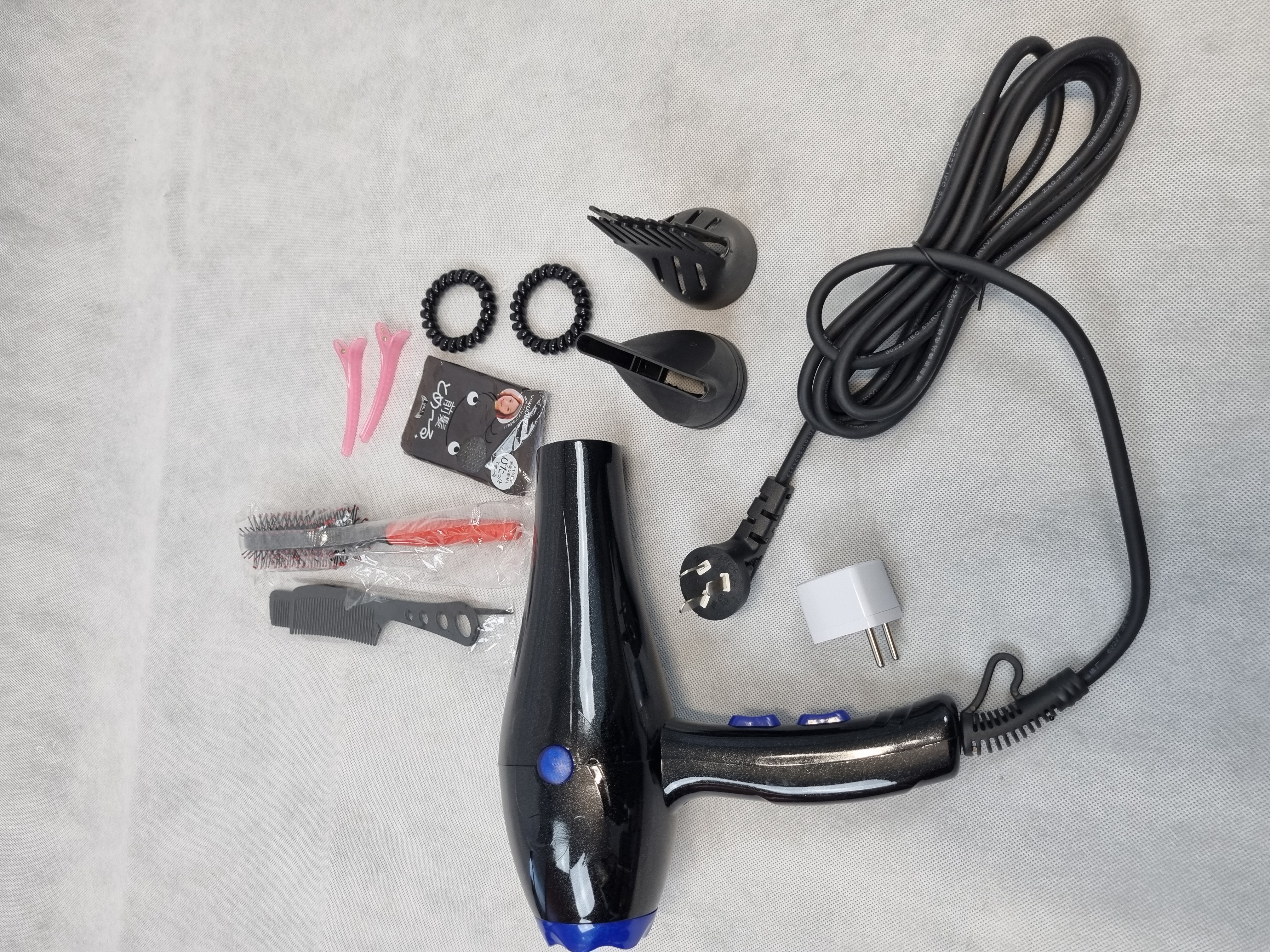 Billede fra myndighedens meddelelse af det tilbagekaldte produkt Hair Dryer. Årsag: OKTILTAG.