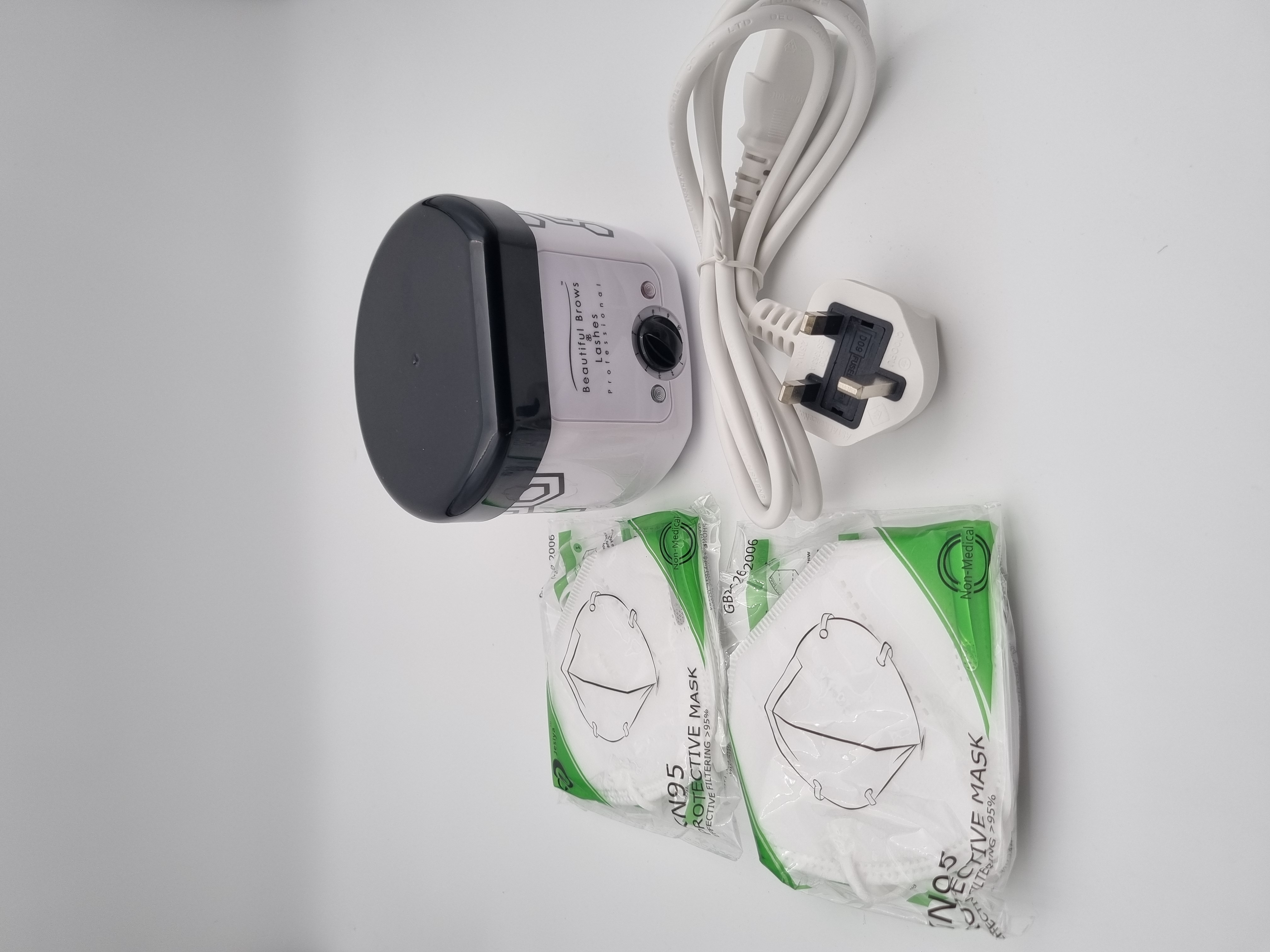 Billede fra myndighedens meddelelse af det tilbagekaldte produkt 100cc Wax Heater. Årsag: OVERTRÆD.