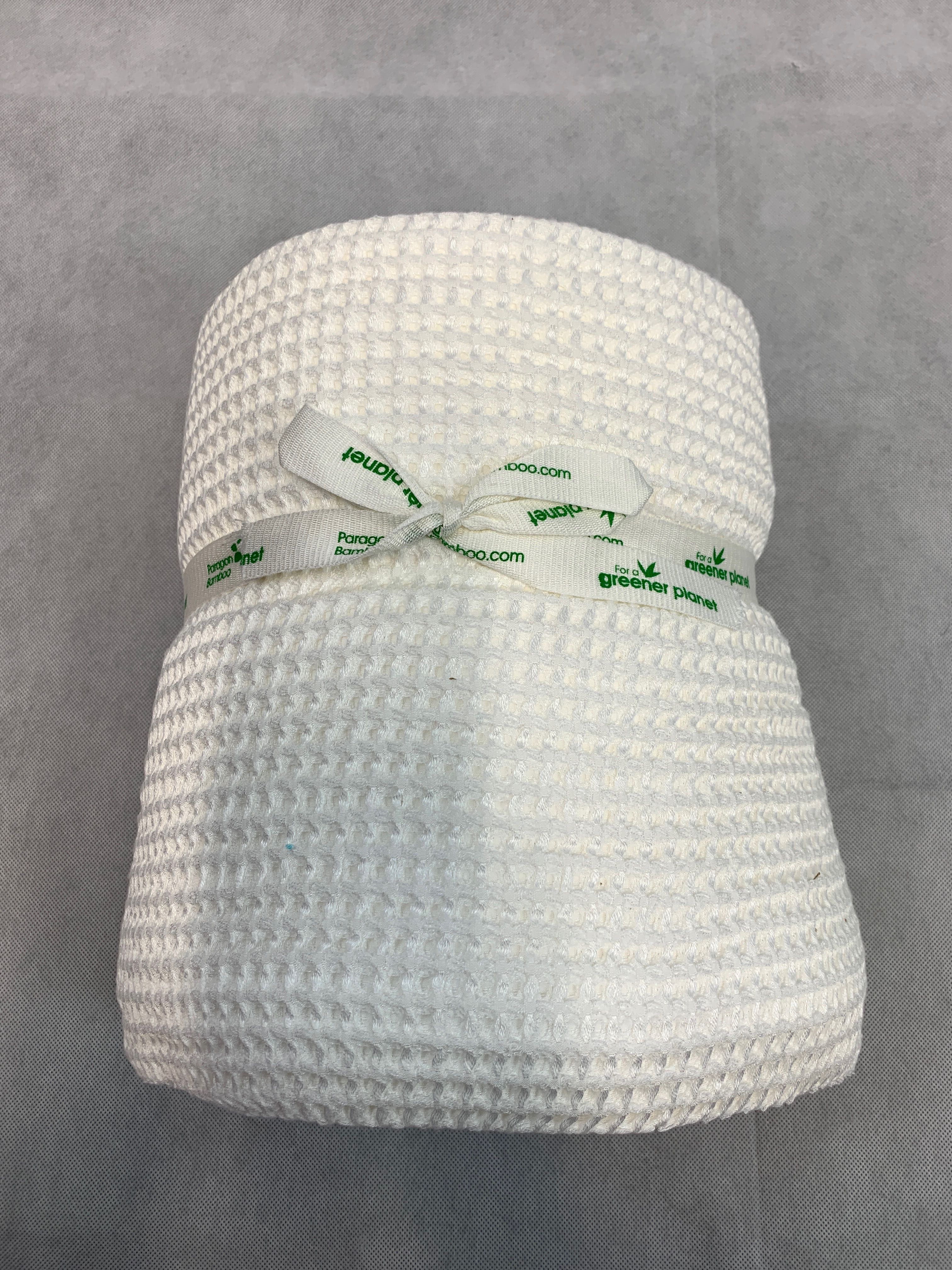 Billede fra myndighedens meddelelse af det tilbagekaldte produkt Bamboo Waffle Blanket. Årsag: OVERTRÆD.