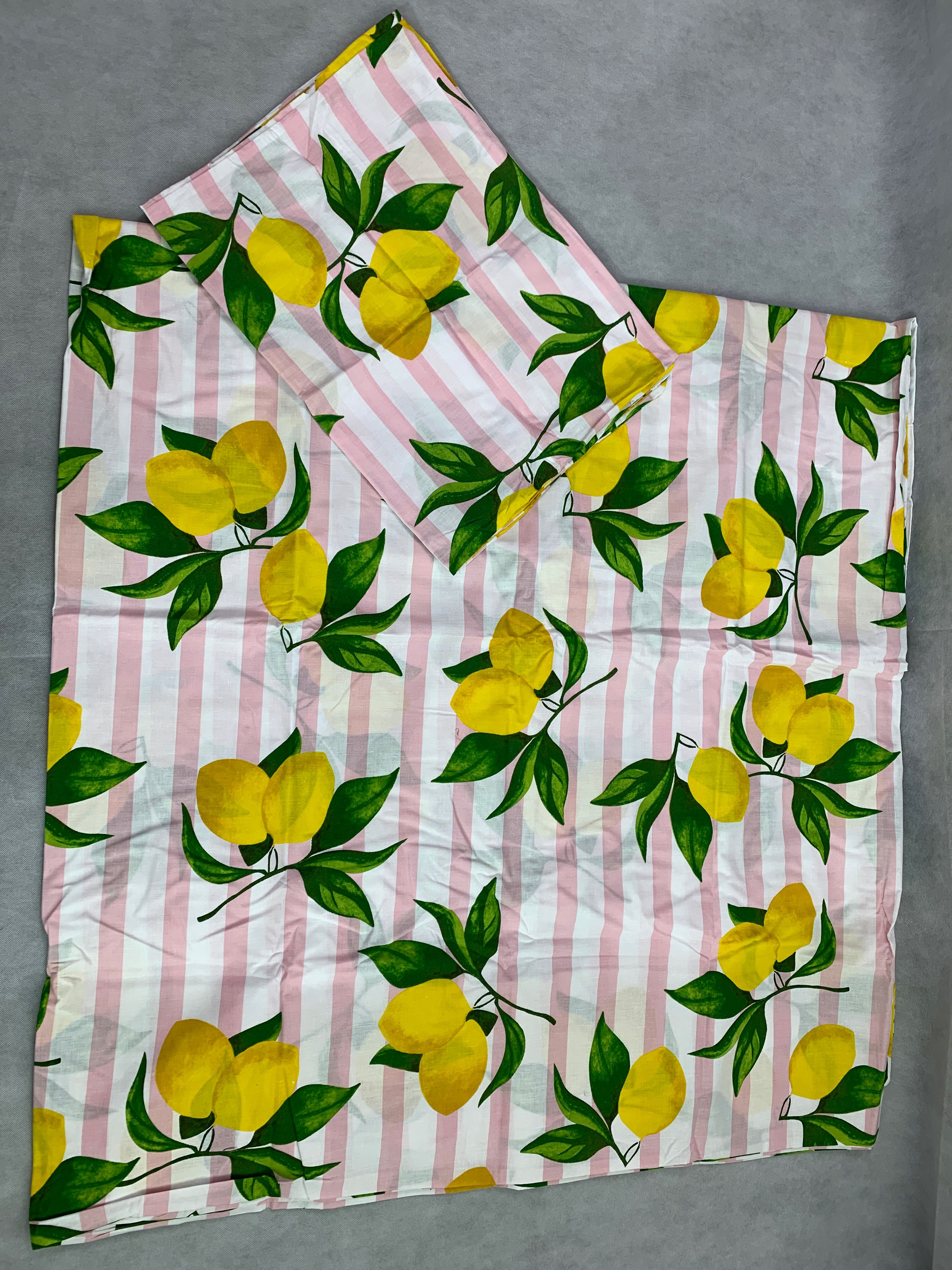 Billede fra myndighedens meddelelse af det tilbagekaldte produkt SKINNY DIP Summer Lemons Duvet Cover Set. Årsag: OKTILTAG.