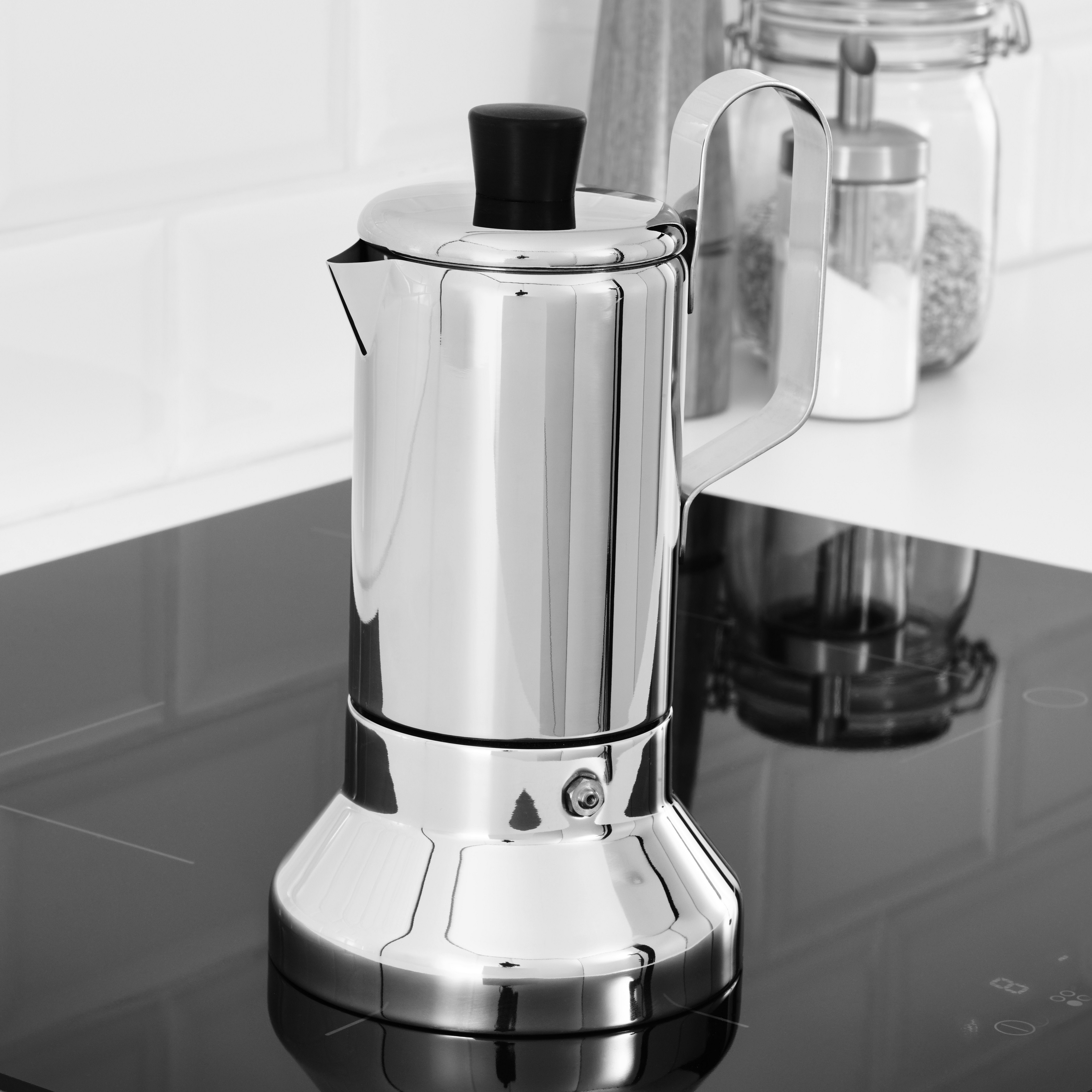 Billede fra myndighedens meddelelse af det tilbagekaldte produkt METALLISK espressokande til kogeplade 0.4 l. Årsag: OKTILTAG.