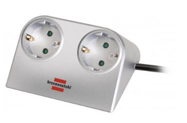 Billede fra myndighedens meddelelse af det tilbagekaldte produkt Brennenstuhl Eco-Line strømskinne, 2xCEE 7/4 udtag, 1xCEE 7/7. Årsag: OKTILTAG.