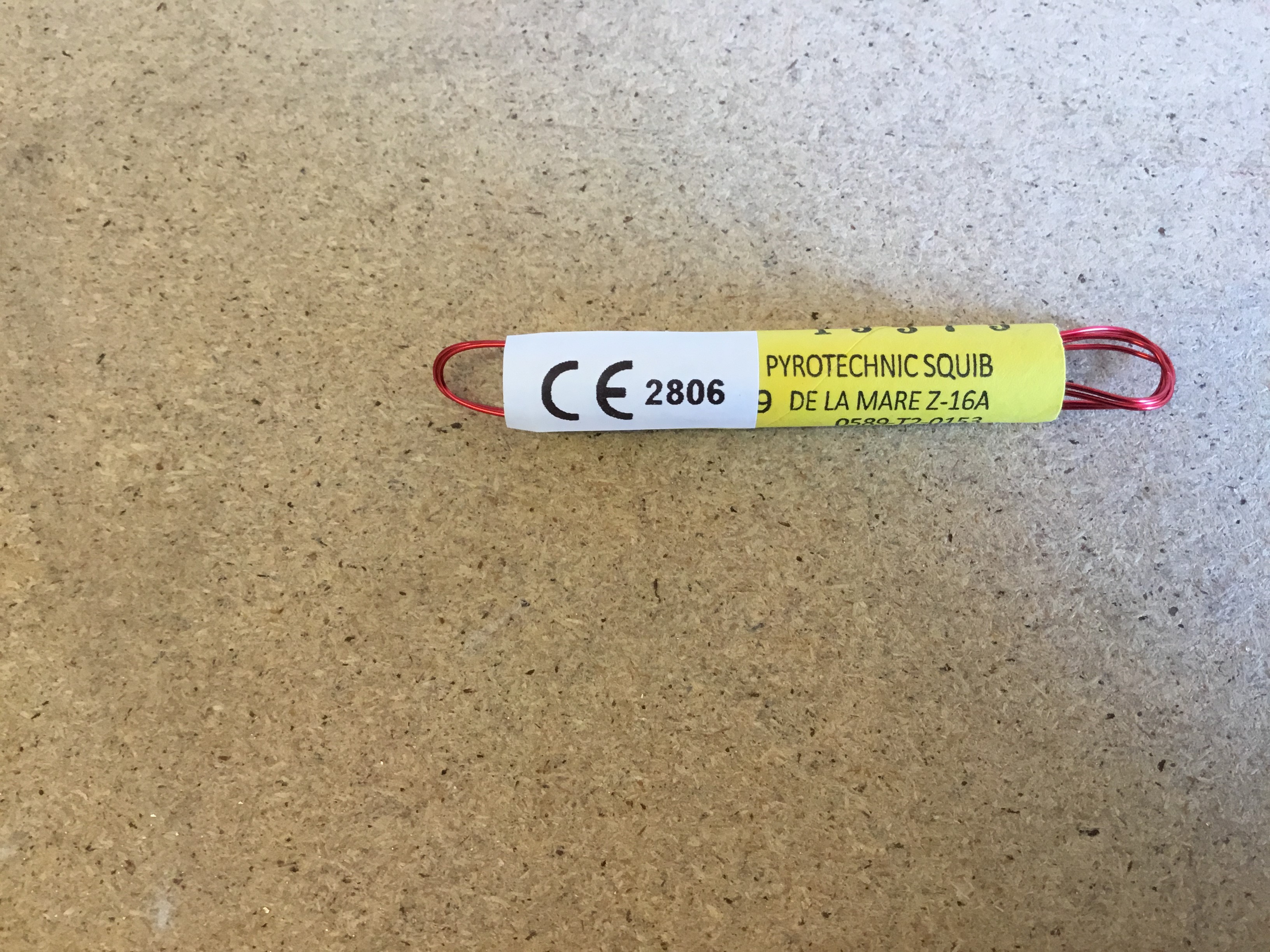 Billede fra myndighedens meddelelse af det tilbagekaldte produkt Pyrotecnic squib - De la mare Z-16A. Årsag: OKTILTAG.