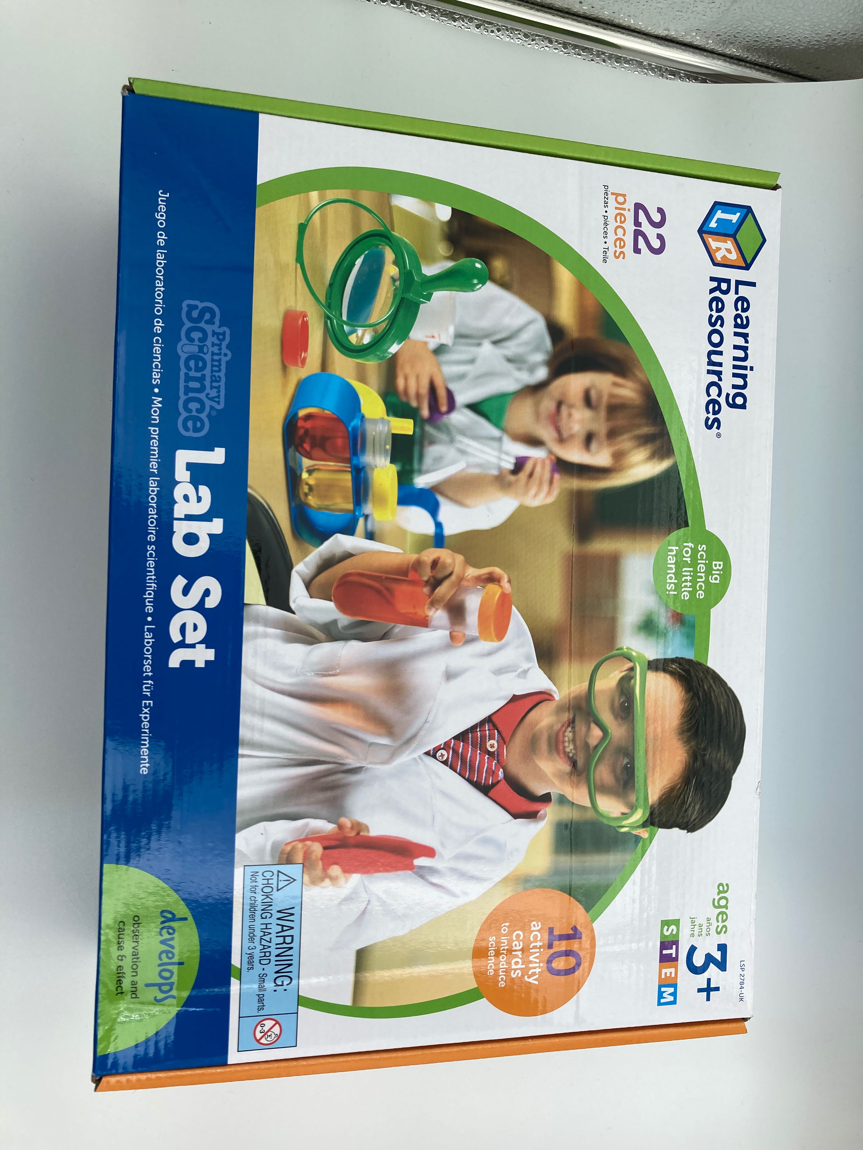 Billede fra myndighedens meddelelse af det tilbagekaldte produkt Primary Science laboratoriesæt. Årsag: OKTILTAG.