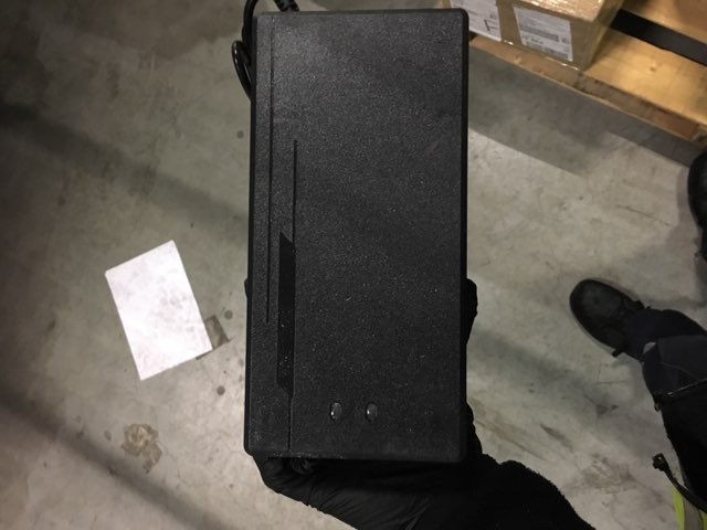 Billede fra myndighedens meddelelse af det tilbagekaldte produkt Lithium Battery Charger. Årsag: OKTILTAG.