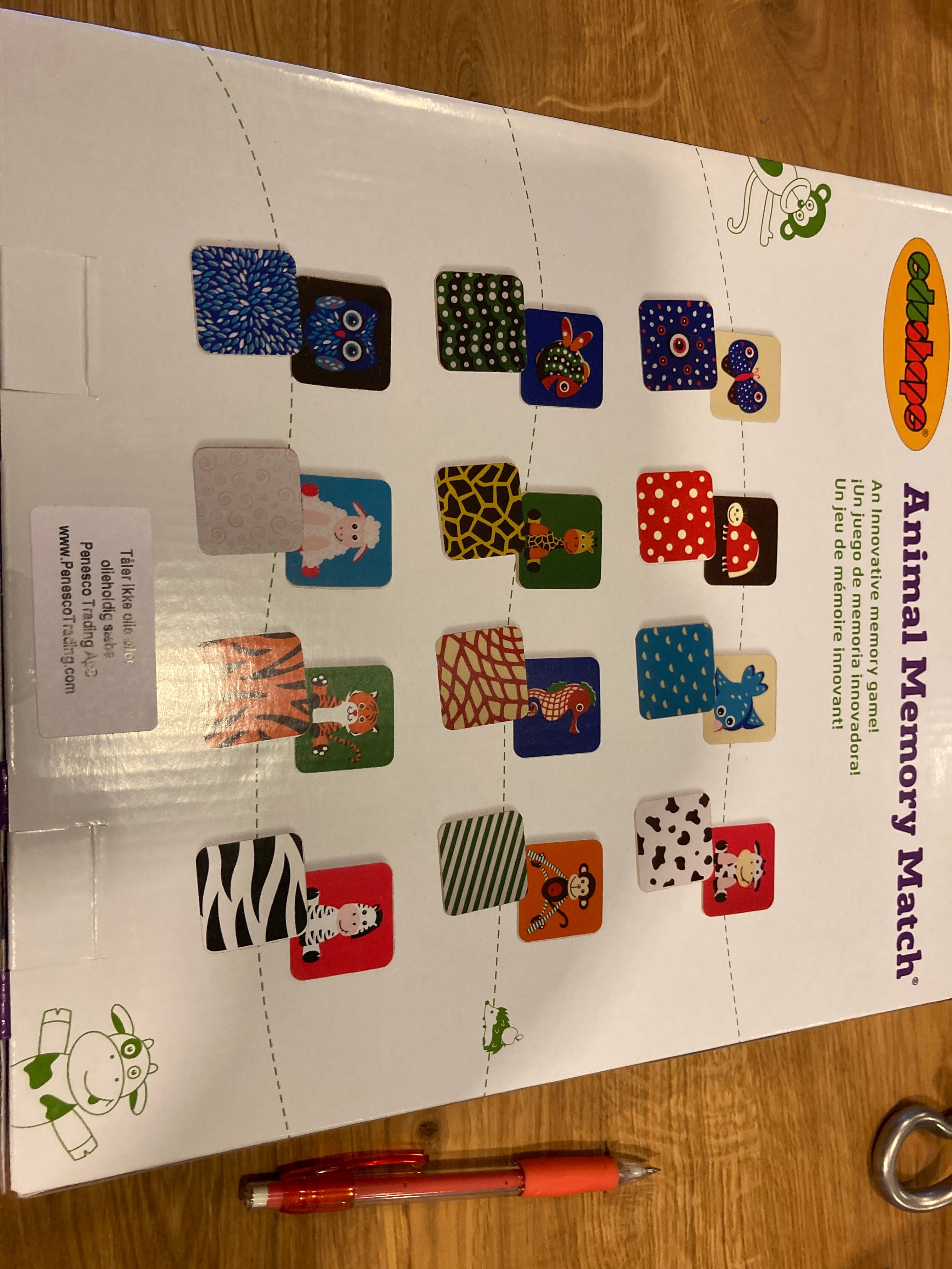 Billede fra myndighedens meddelelse af det tilbagekaldte produkt Animal Memory Match. Årsag: OKTILTAG.