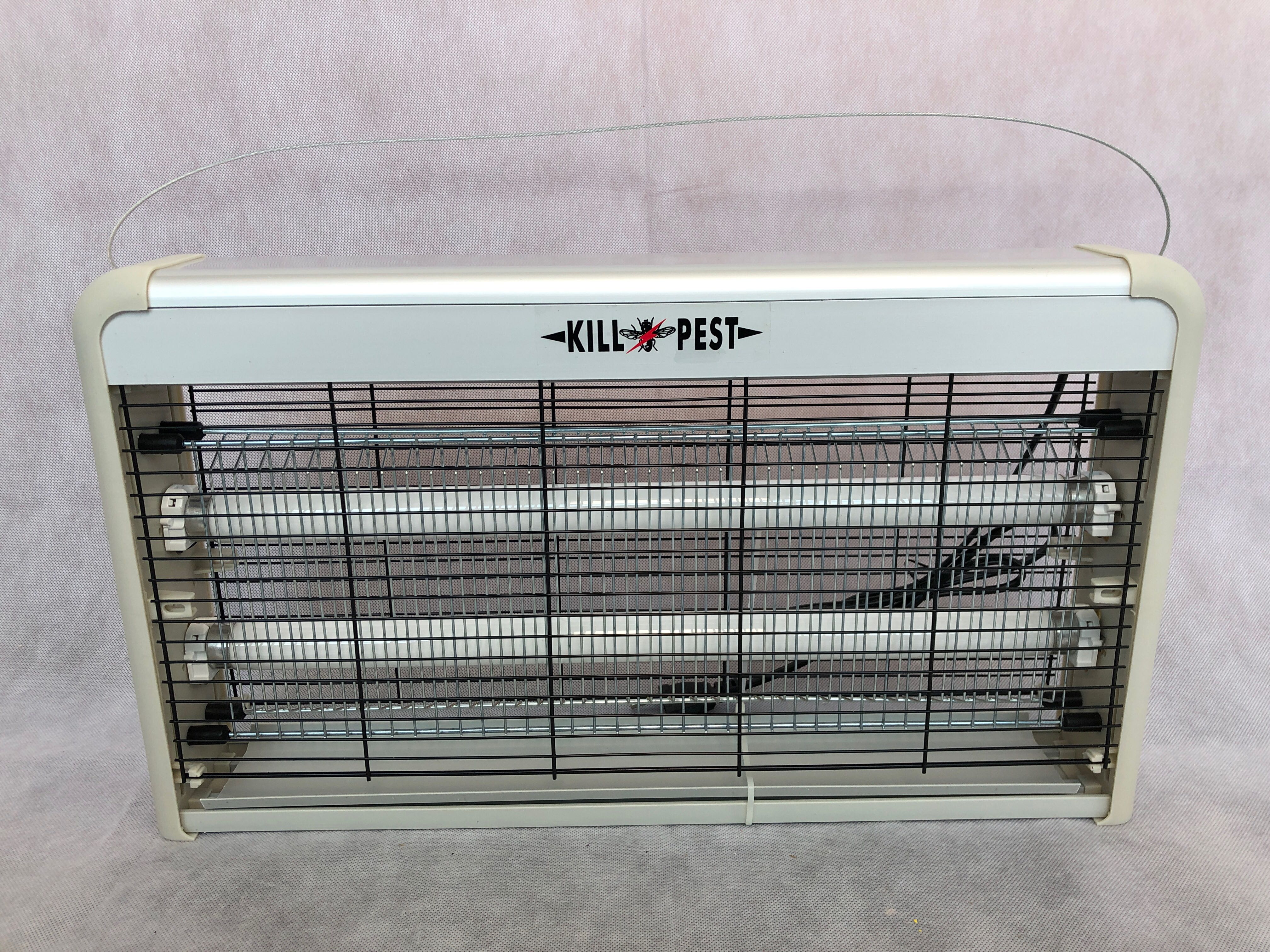 Billede fra myndighedens meddelelse af det tilbagekaldte produkt Elektrisk insektdræber med UV-lys 30W op til 80 m² inklusive kæde. Årsag: OKTILTAG.