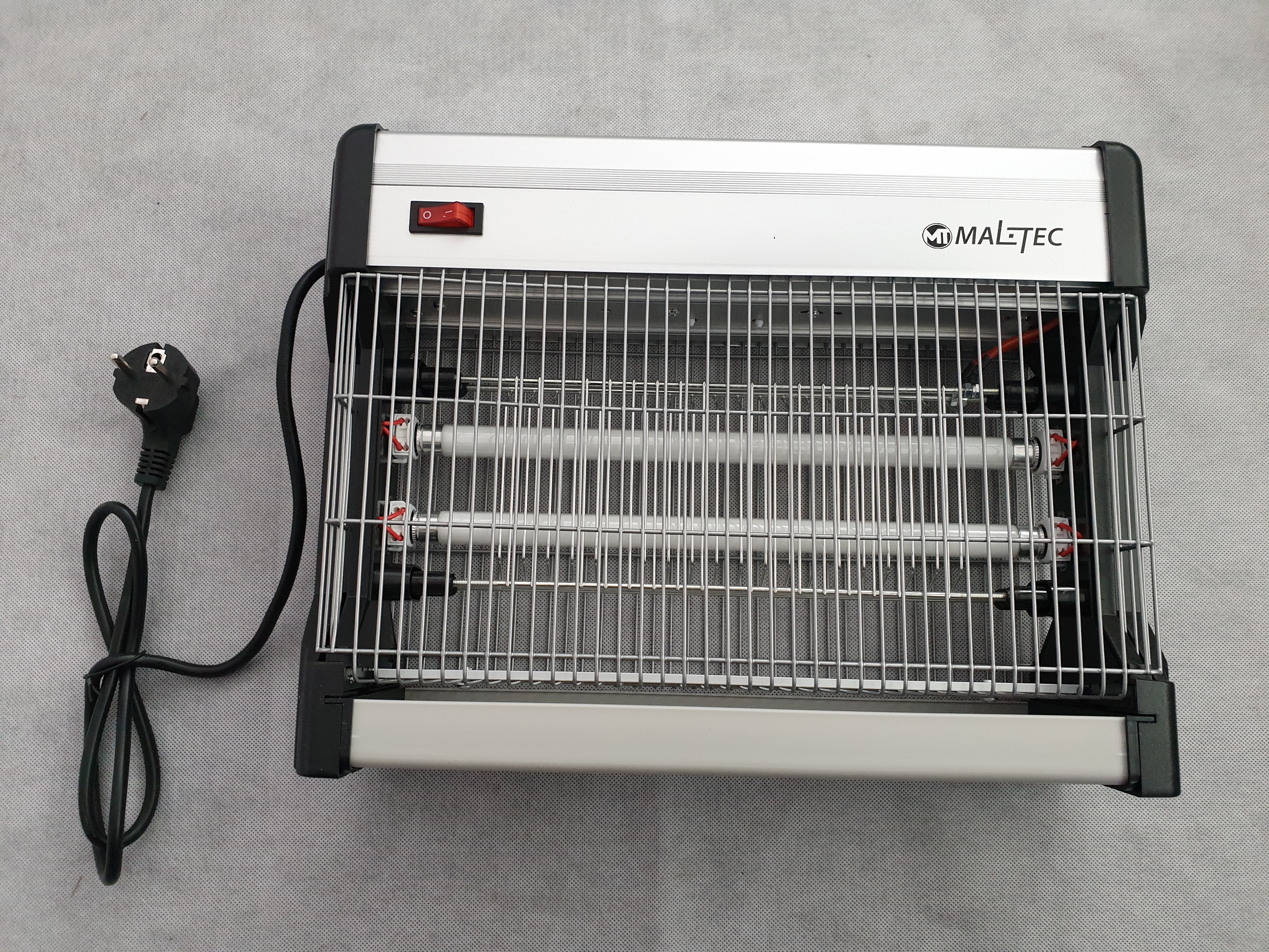 Billede fra myndighedens meddelelse af det tilbagekaldte produkt Elektrisk insektdræber 16 W. Årsag: OKTILTAG.