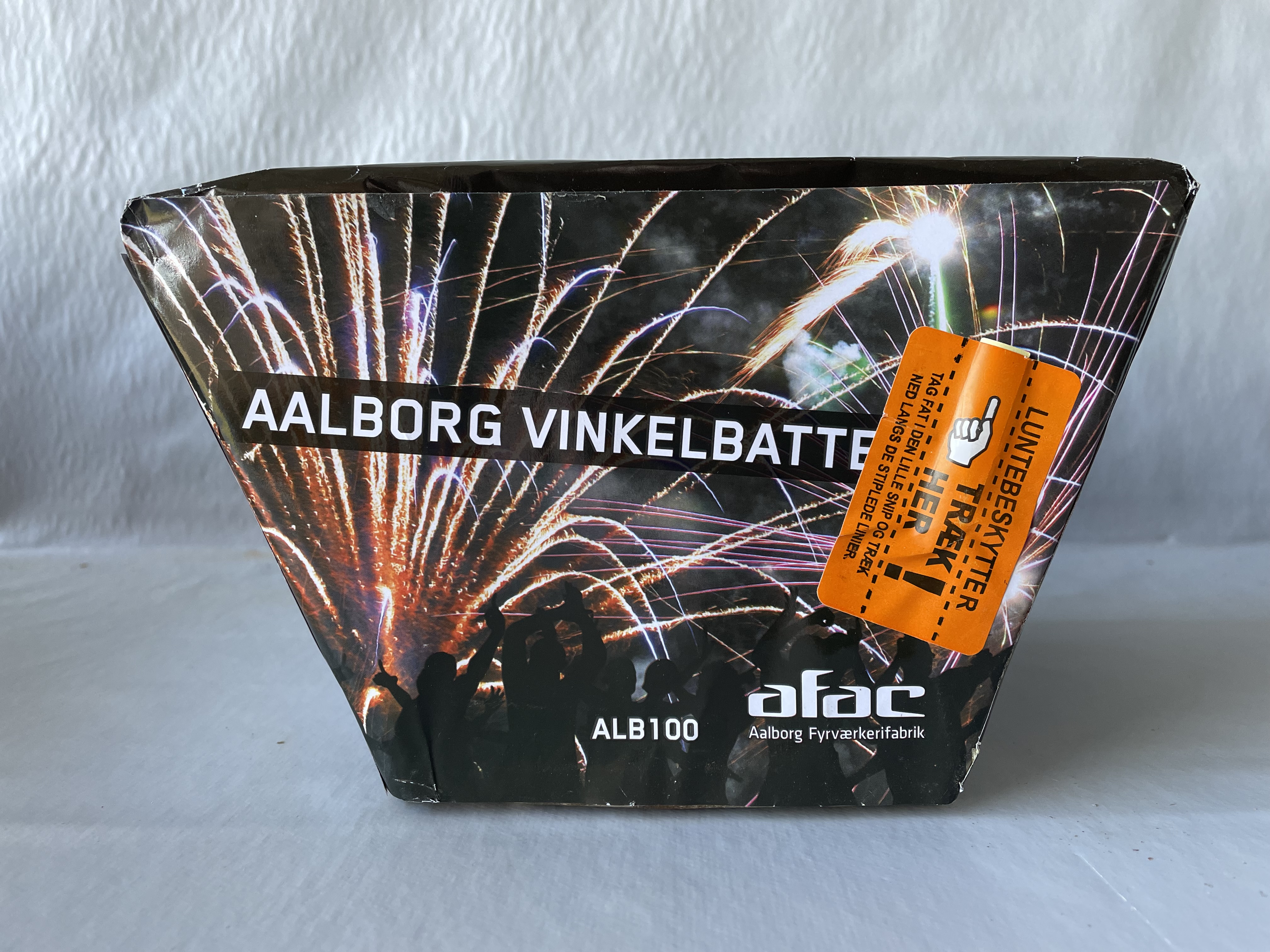 Billede fra myndighedens meddelelse af det tilbagekaldte produkt Aalborg Vinkelbatteri. Årsag: OVERTRÆD.