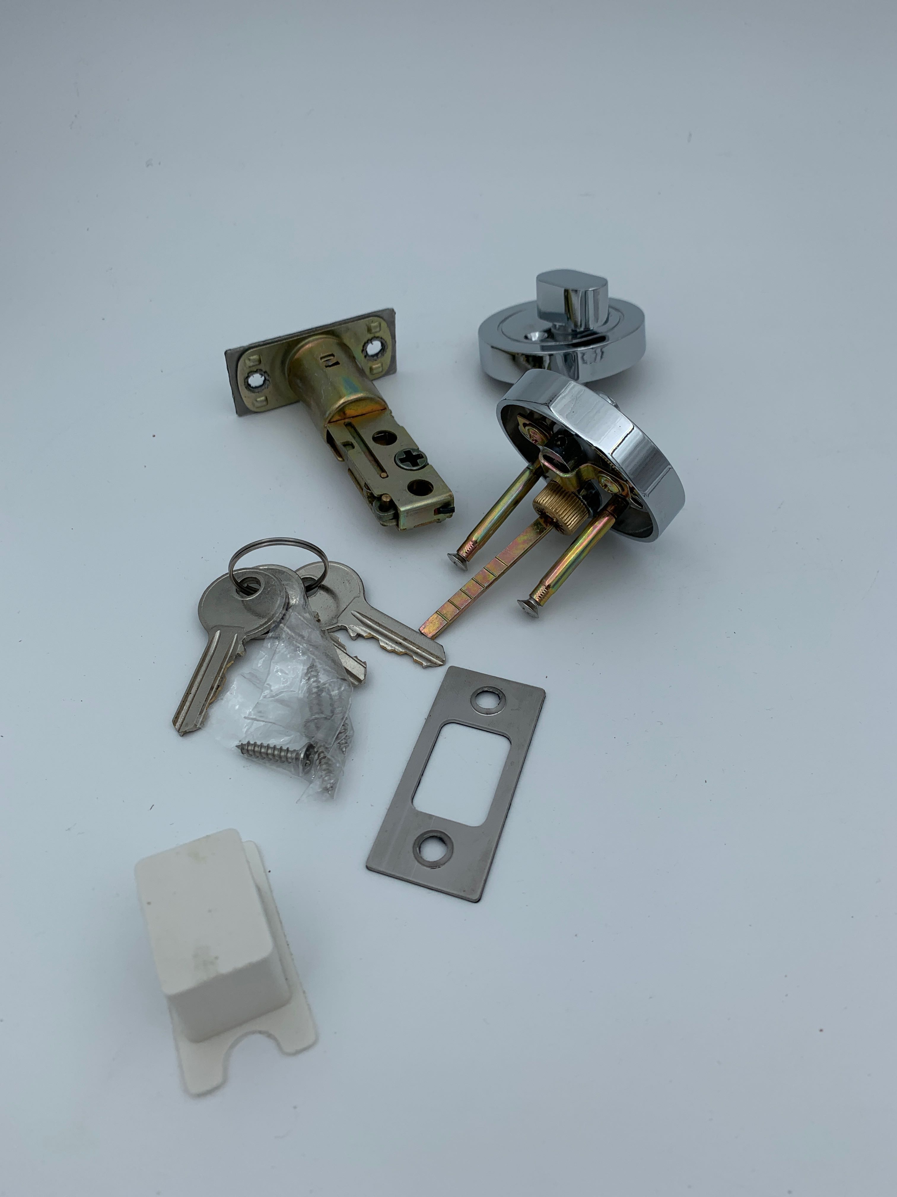 Billede fra myndighedens meddelelse af det tilbagekaldte produkt Complete Deadbolt Lock, Key and Turn. Årsag: OVERTRÆD.