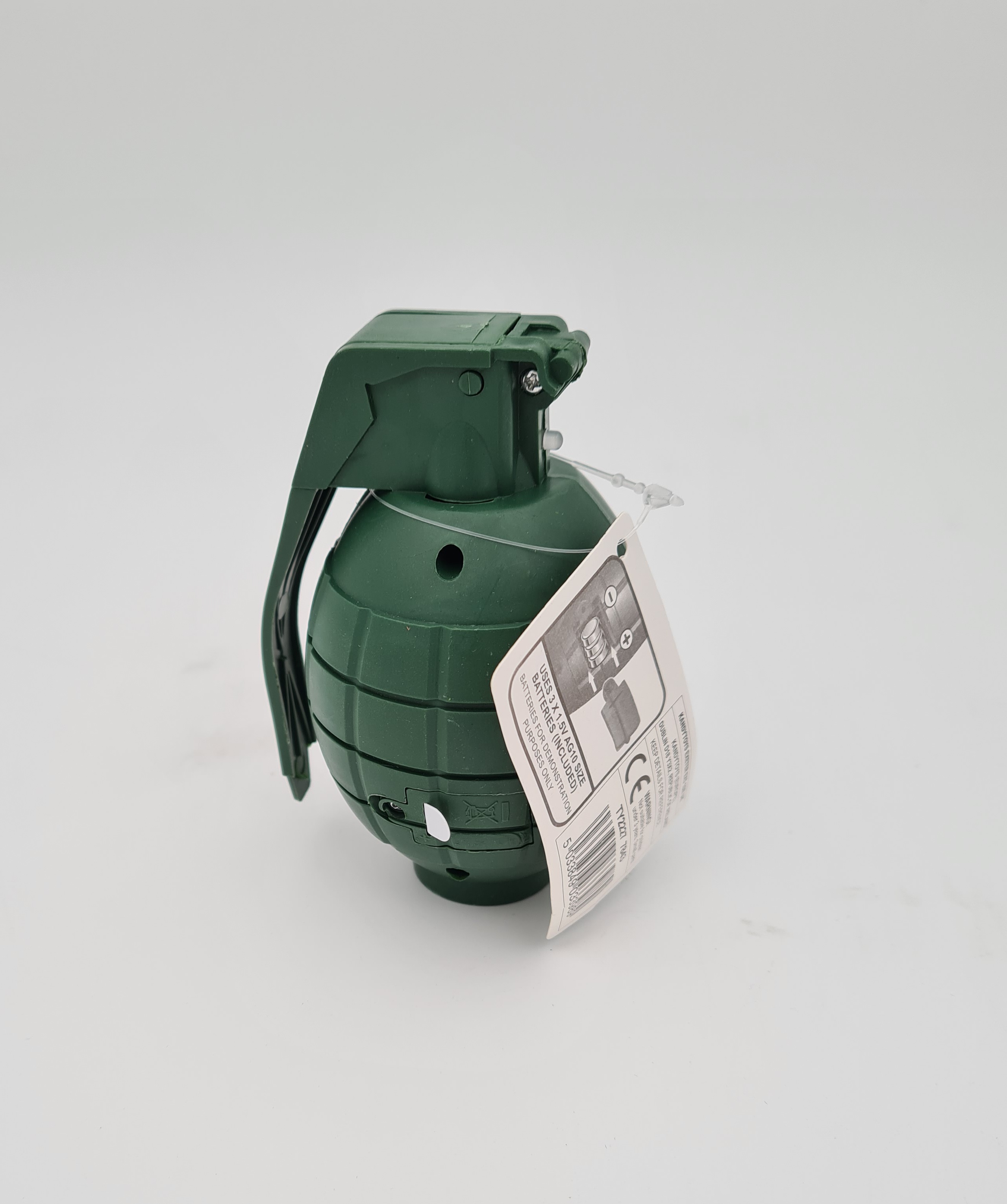 Billede fra myndighedens meddelelse af det tilbagekaldte produkt Kids Army Toy BLACK Hand Grenade. Årsag: OKTILTAG.