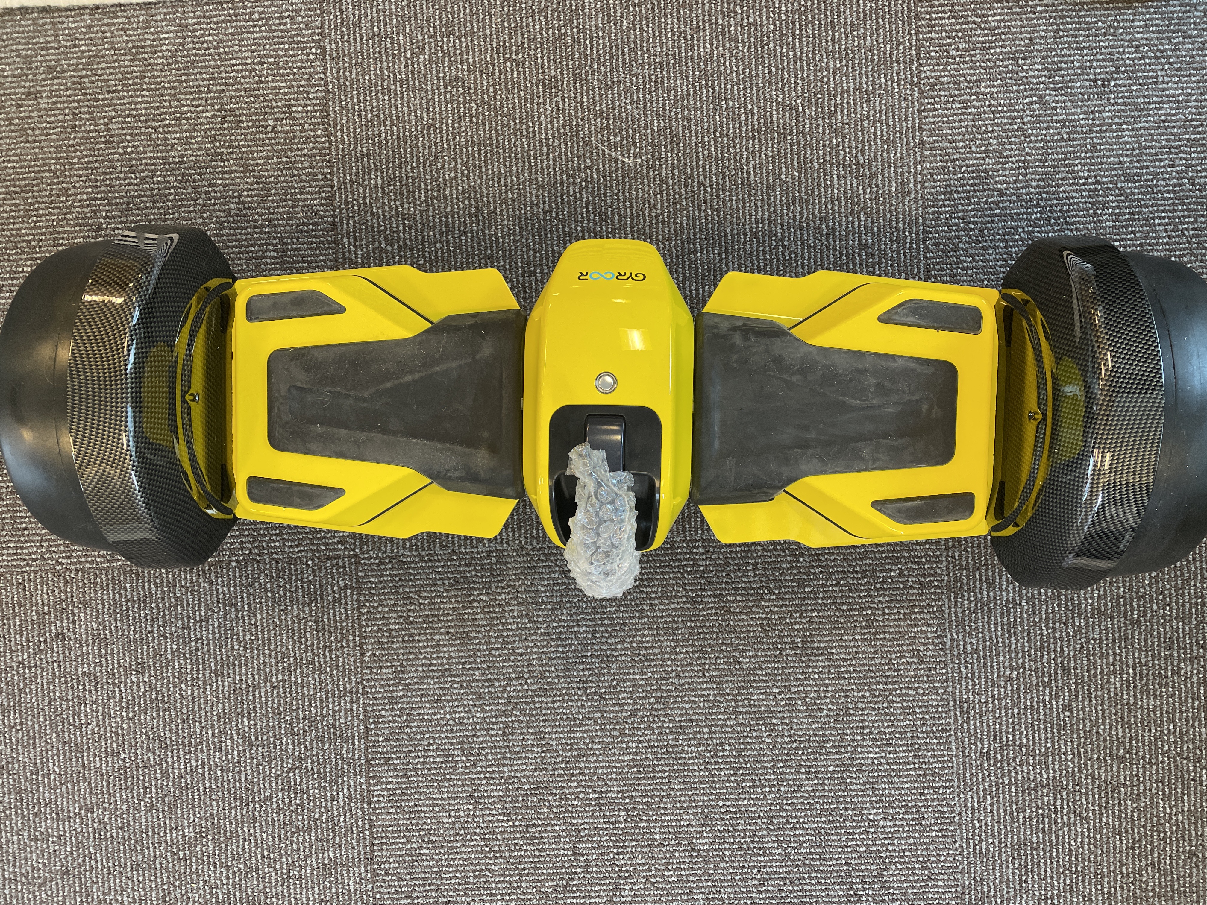 Billede fra myndighedens meddelelse af det tilbagekaldte produkt UK - F1 RACER The Fastest Hoverboard Removeable Battery. Årsag: OKTILTAG.