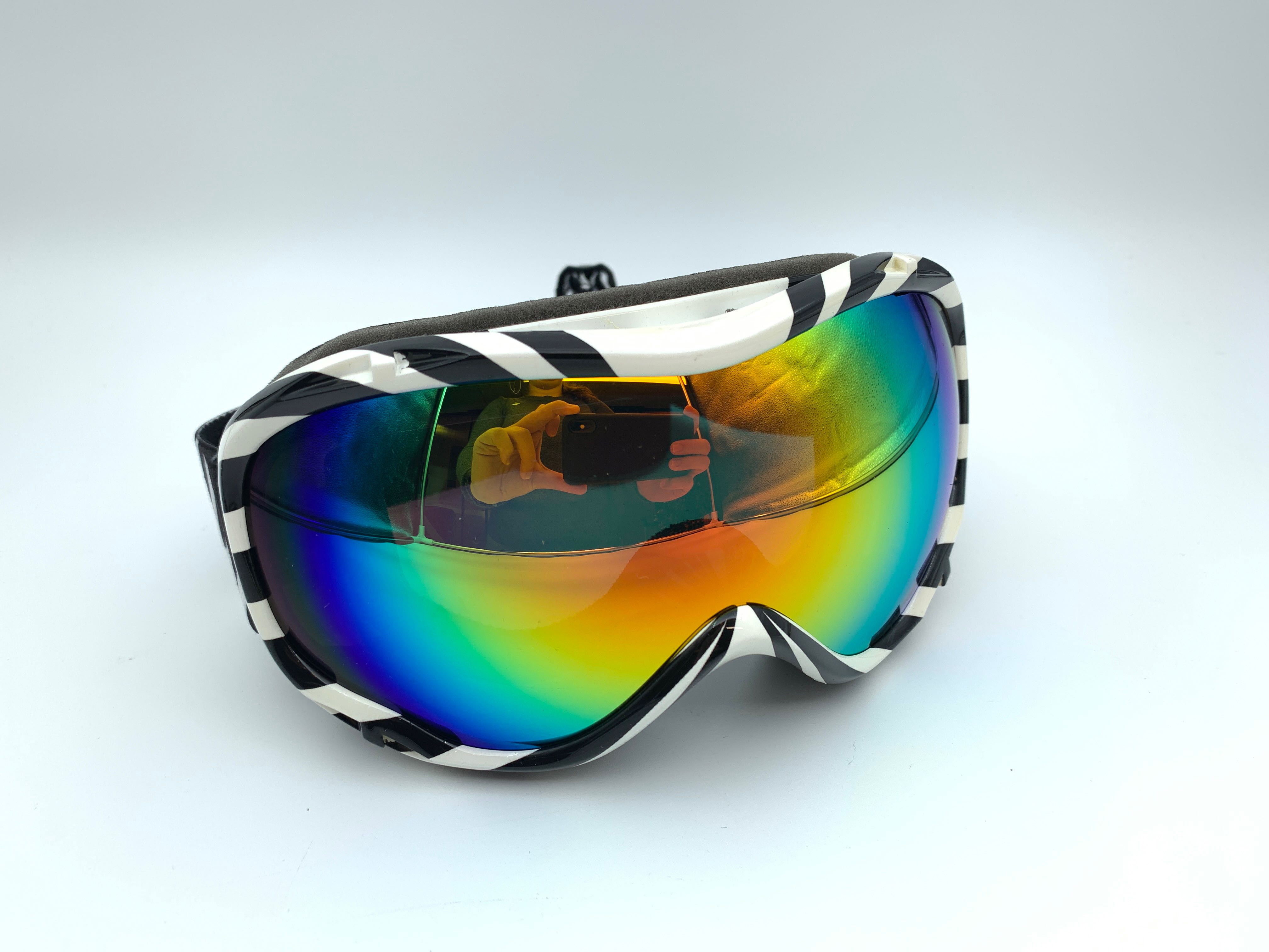 Billede fra myndighedens meddelelse af det tilbagekaldte produkt CRG Ski Goggles T815S-87 Series Parent (T815S-87-6A). Årsag: OKTILTAG.