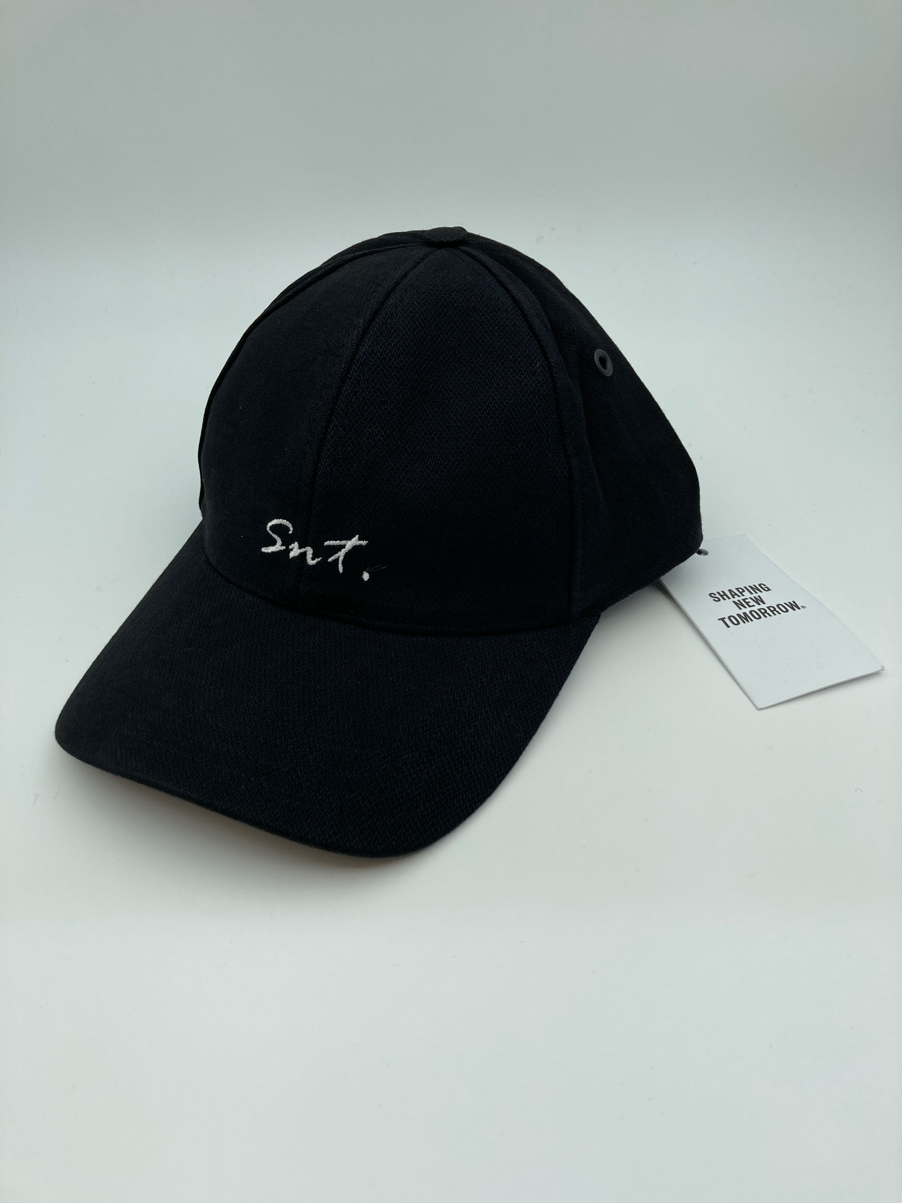 Billede fra myndighedens meddelelse af det tilbagekaldte produkt CLASSIC CAP BLACK. Årsag: OKTILTAG.