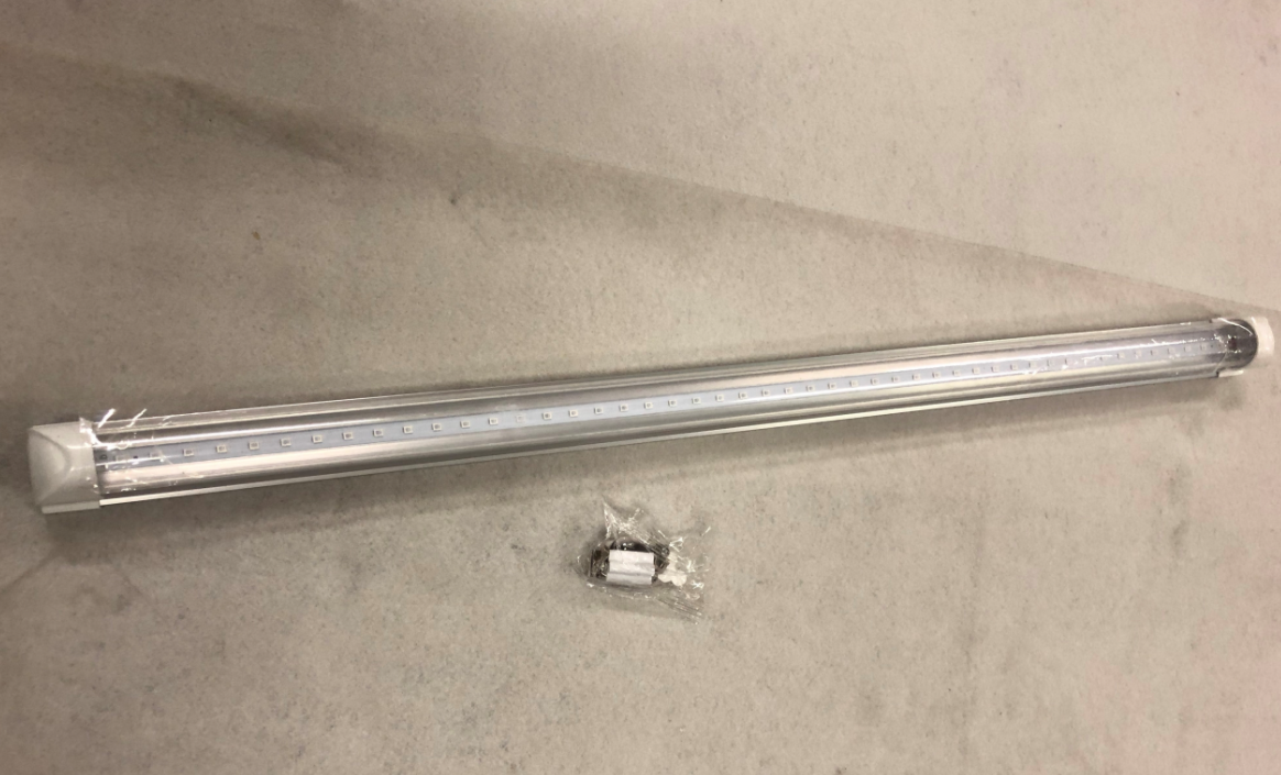Billede fra myndighedens meddelelse af det tilbagekaldte produkt LED Vækstlys 60 cm. Årsag: OVERTRÆD.