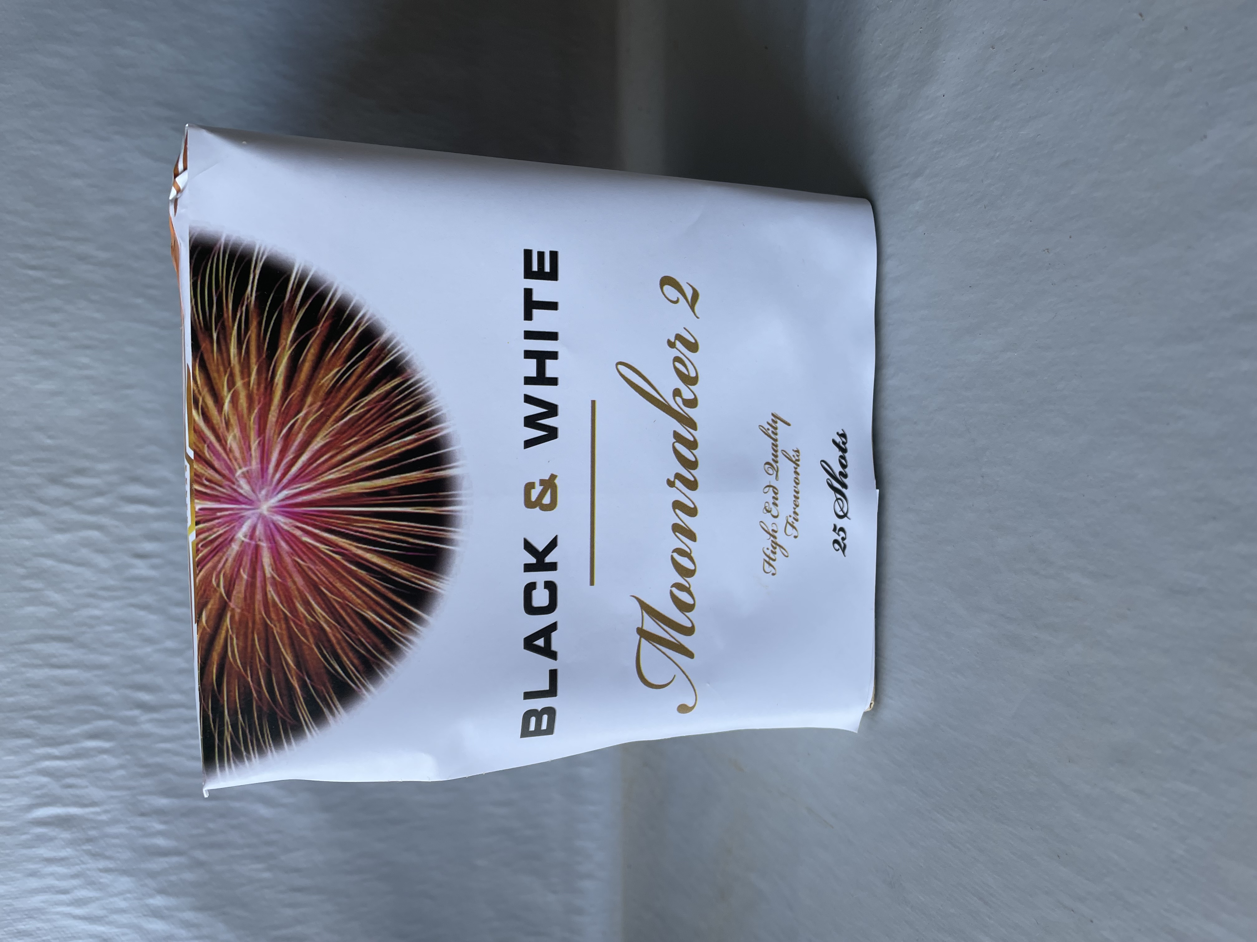 Billede fra myndighedens meddelelse af det tilbagekaldte produkt Black and White Moonraker 2. Årsag: OKTILTAG.