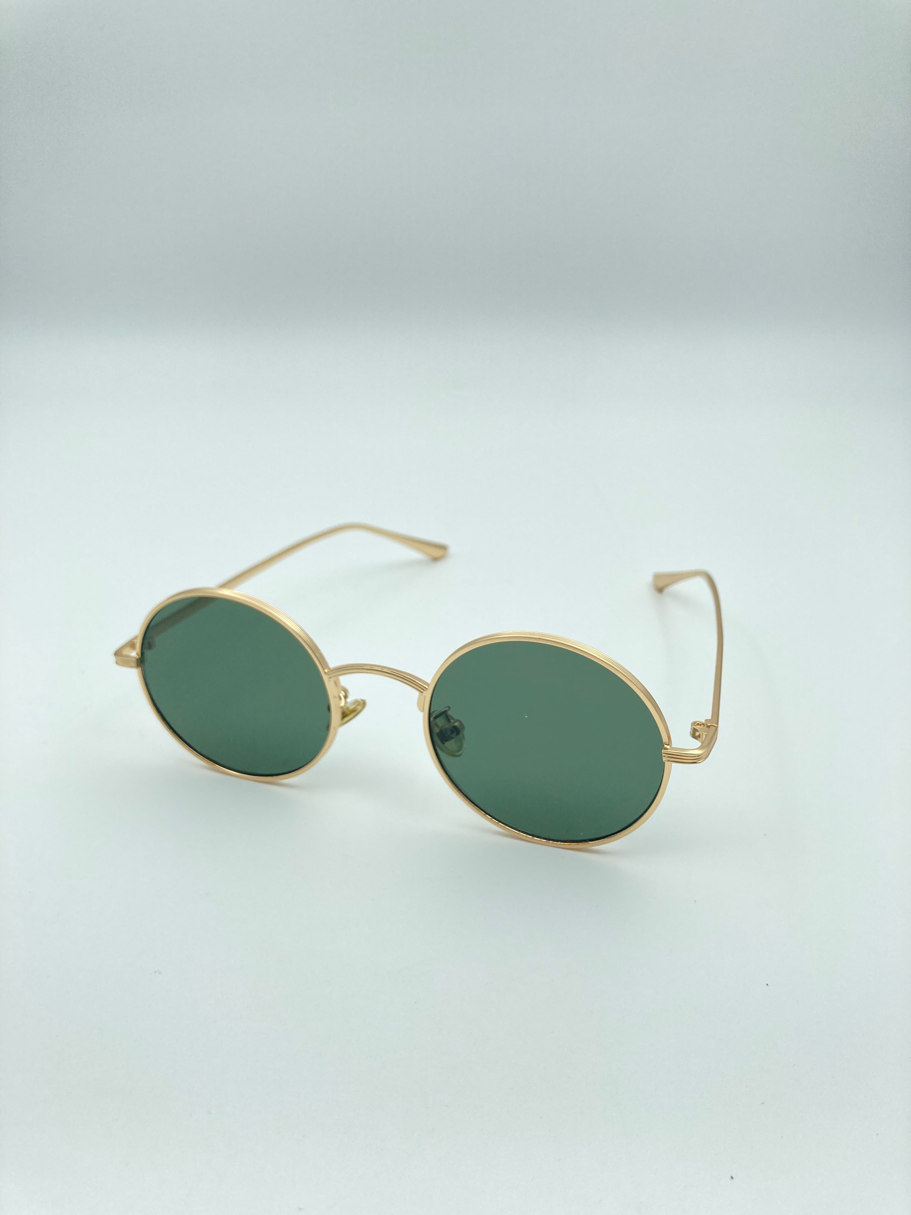 Billede fra myndighedens meddelelse af det tilbagekaldte produkt BLANK Sunglasses. Årsag: OVERTRÆD.