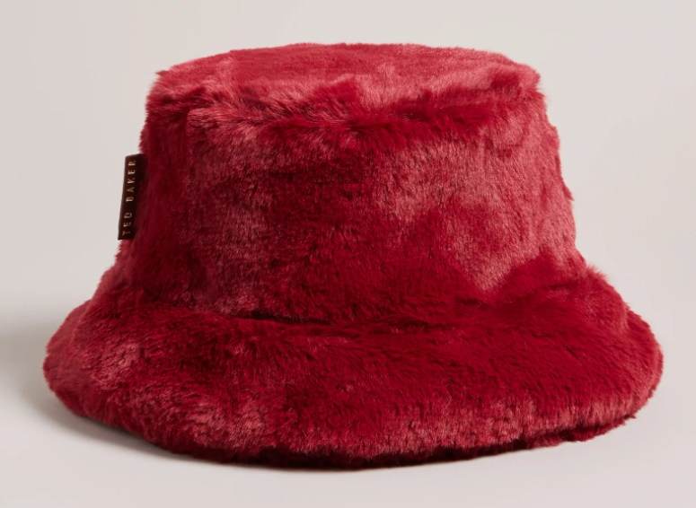 Billede fra myndighedens meddelelse af det tilbagekaldte produkt Prinna Faux Fur Hat. Årsag: OVERTRÆD.