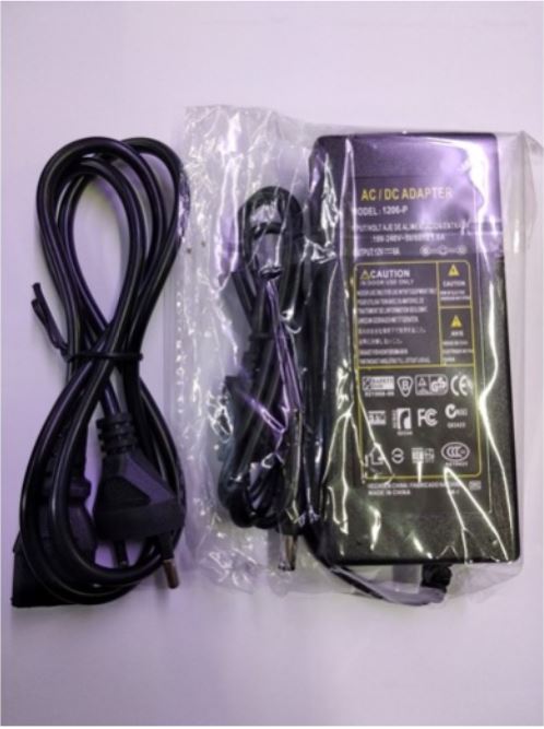 Billede fra myndighedens meddelelse af det tilbagekaldte produkt AD/DC Adaptor. Årsag: OVERTRÆD.