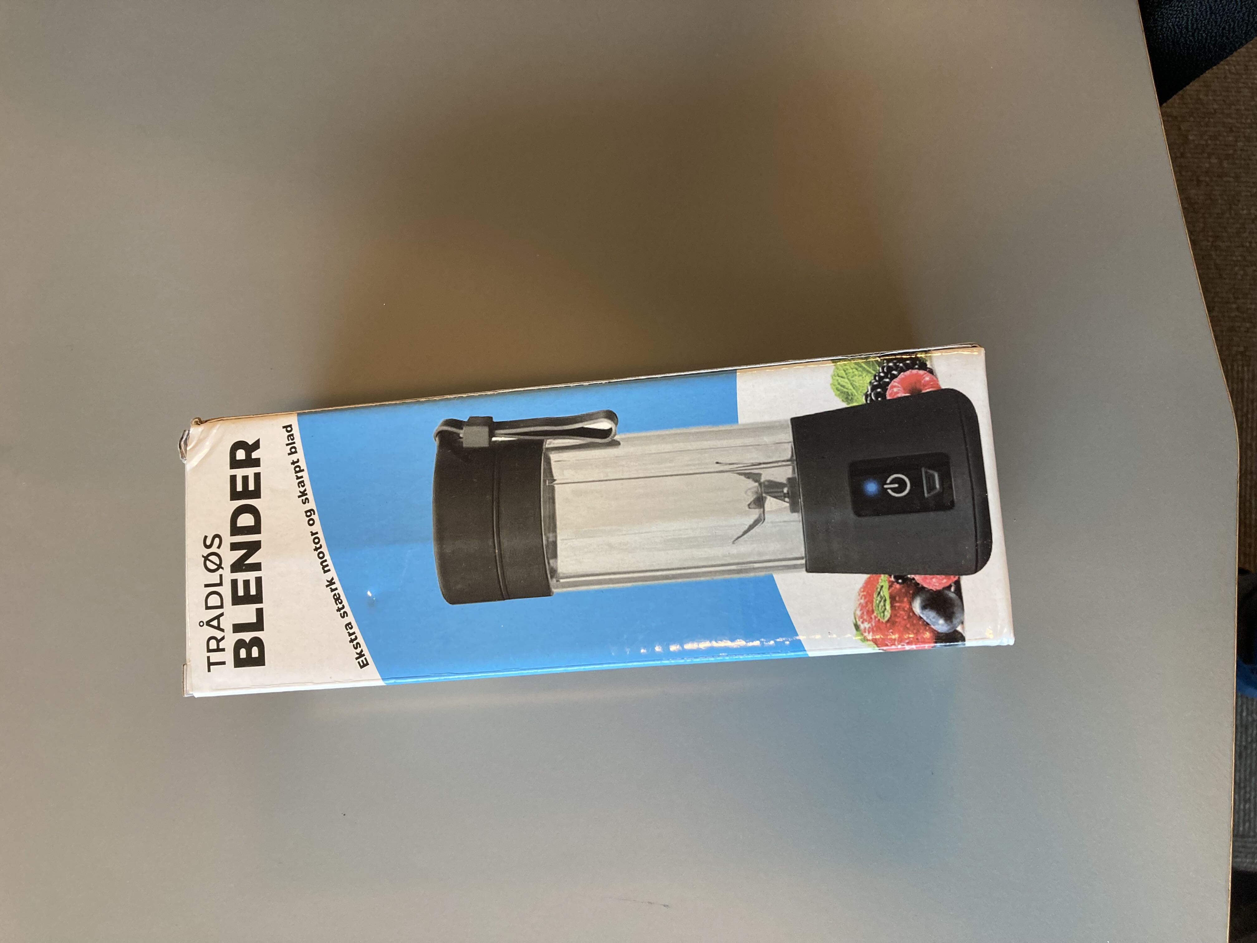 Billede fra myndighedens meddelelse af det tilbagekaldte produkt Portable Electrical Juice Cup. Årsag: OKTILTAG.