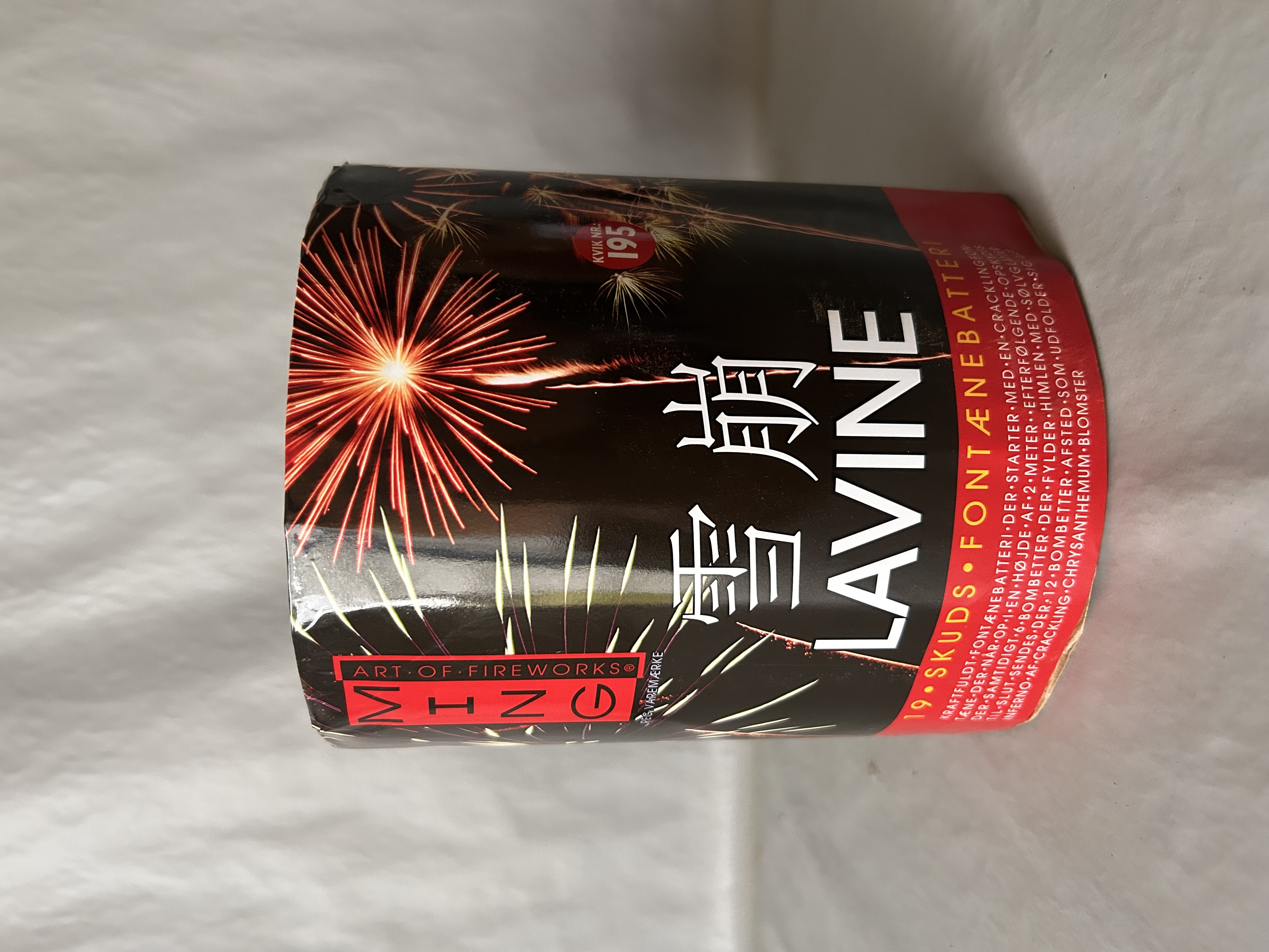 Billede fra myndighedens meddelelse af det tilbagekaldte produkt NYE - Lavine - CE-reg. nr. 0163-F2-4418, vare nr. 53-25019-001, batch nr. 22-2736-025, NEM 311 g. Årsag: OVERTRÆD.