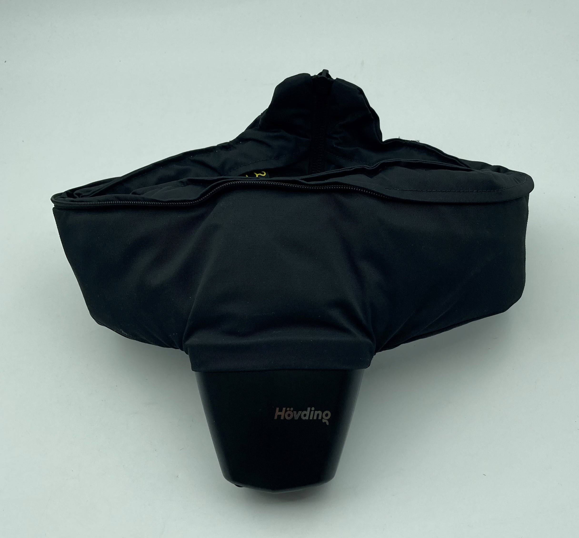 Billede fra myndighedens meddelelse af det tilbagekaldte produkt Hövding 3 Airbag. Årsag: OKTILTAG.