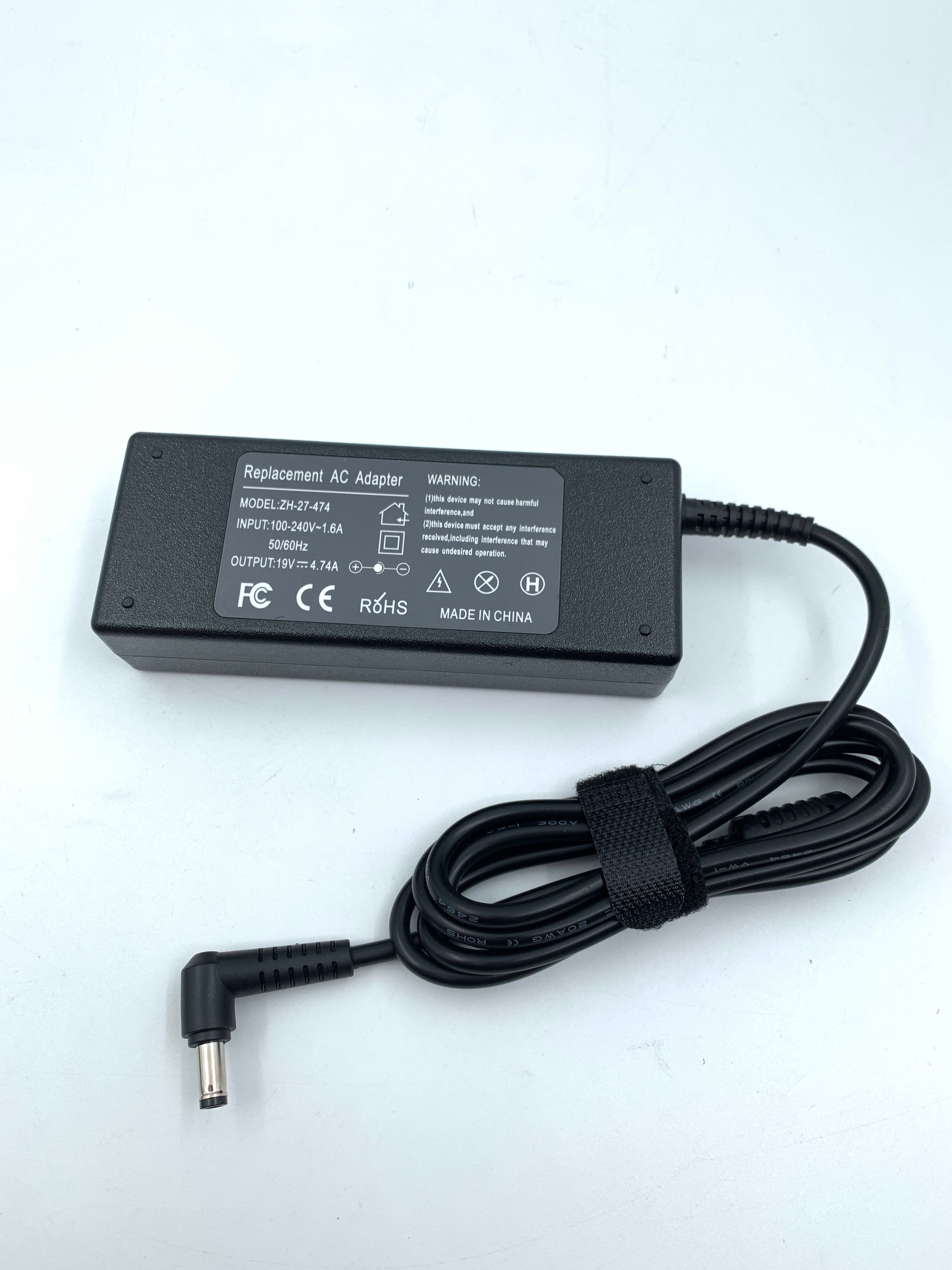 Billede fra myndighedens meddelelse af det tilbagekaldte produkt Laptop Charger Universal Laptop Adapter Universal 19V 4.74A 90W 5.5*2.5mm 20 Tips DC Desktop Power Supply Adapter Lenovo Charger. Årsag: OKTILTAG.