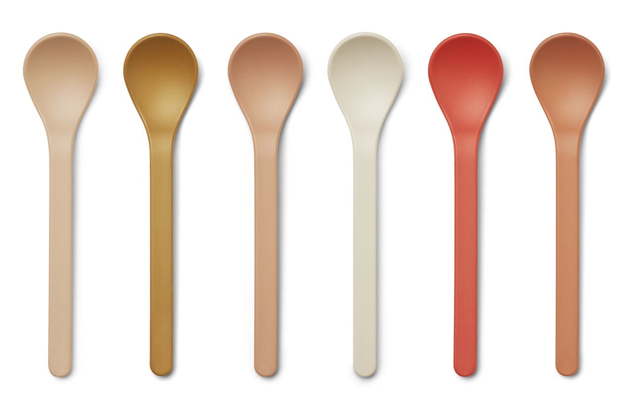 Billede fra myndighedens meddelelse af det tilbagekaldte produkt SELENA Fork 6-pack, RYAN Cutlery set 9-pack og ERIN Spoon 6-Pack. Årsag: OKTILTAG.