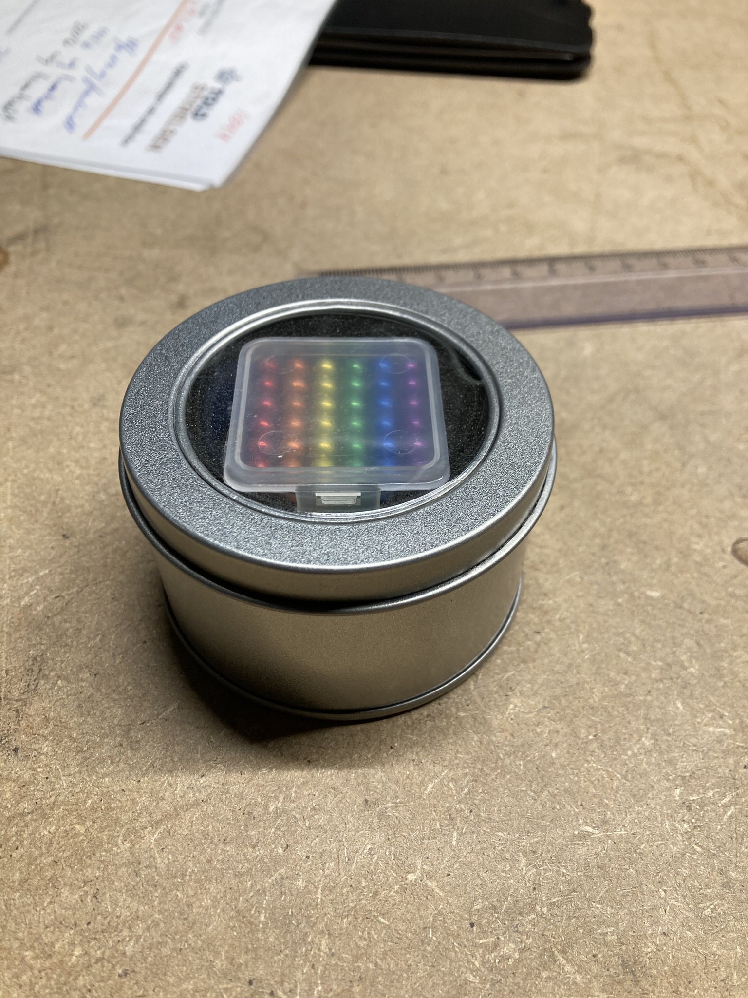 Billede fra myndighedens meddelelse af det tilbagekaldte produkt Neocube magnetisk samlesæt. Årsag: OVERTRÆD.