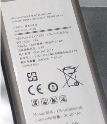 Billede fra myndighedens meddelelse af det tilbagekaldte produkt Batterier til Samsung mobiltelefoner. Årsag: OVERTRÆD.