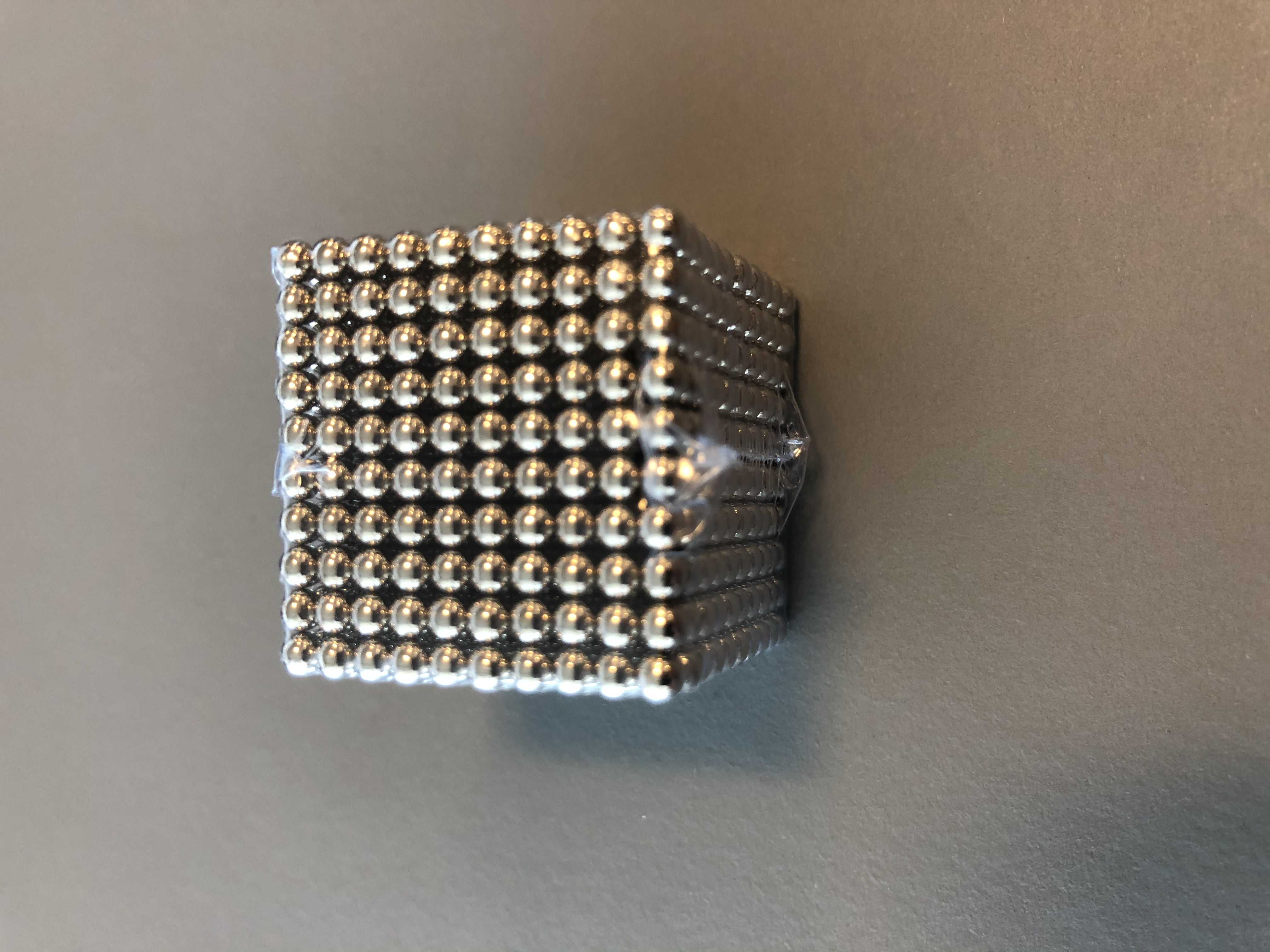 Billede fra myndighedens meddelelse af det tilbagekaldte produkt 216-1000 pcs 5mm Magnetiske puslespil Magnetiske kugler Byggeklodser Superkraftige neodym-magneter Neodymmagnet Neodymmagnet Stress og angstlindring Kontor Skrivebord Legetøj GDS Voksne Drenge Pige. Årsag: OKTILTAG.