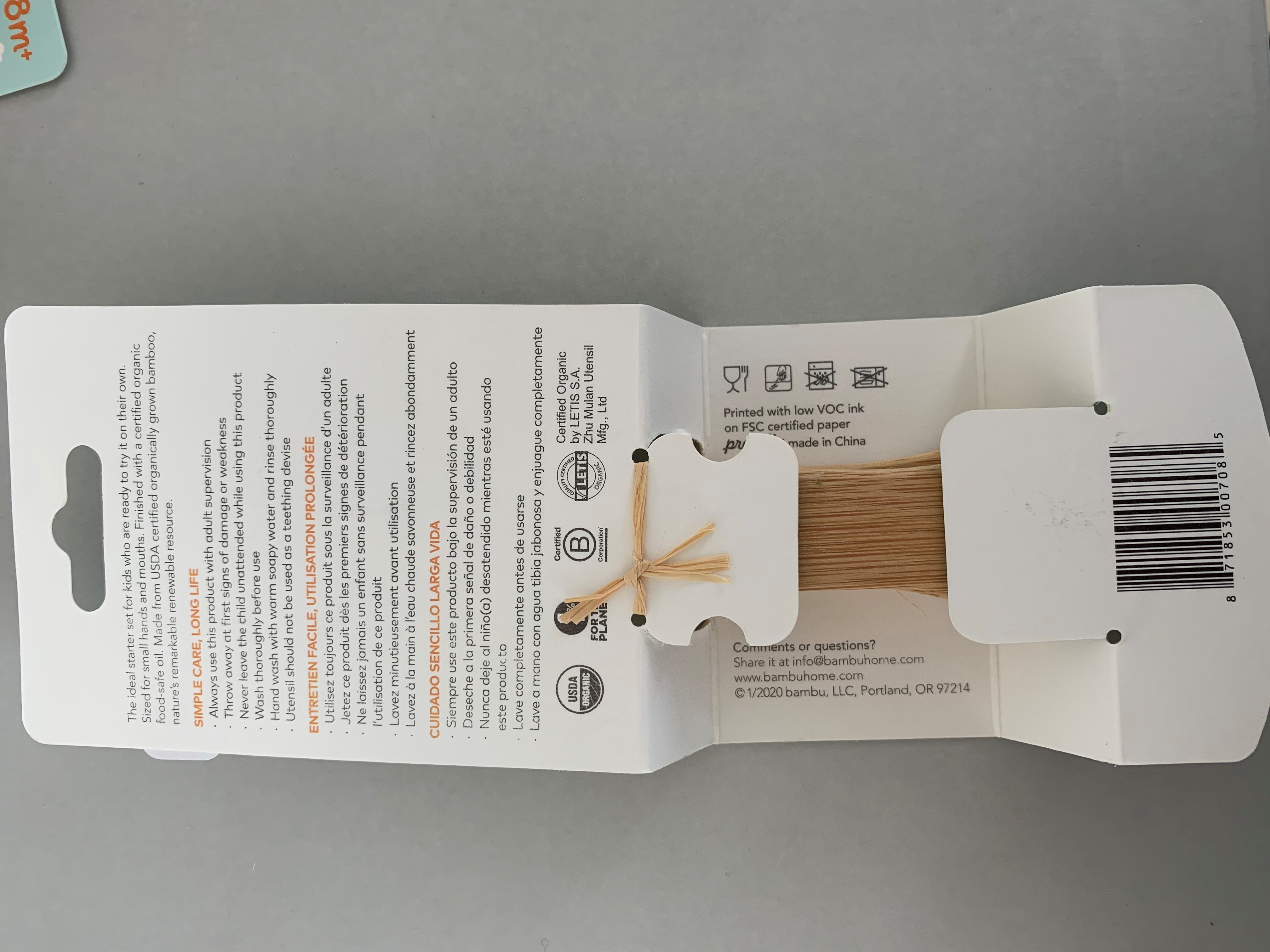 Billede fra myndighedens meddelelse af det tilbagekaldte produkt Bambu Kids Fork and Spool. Årsag: OKTILTAG.