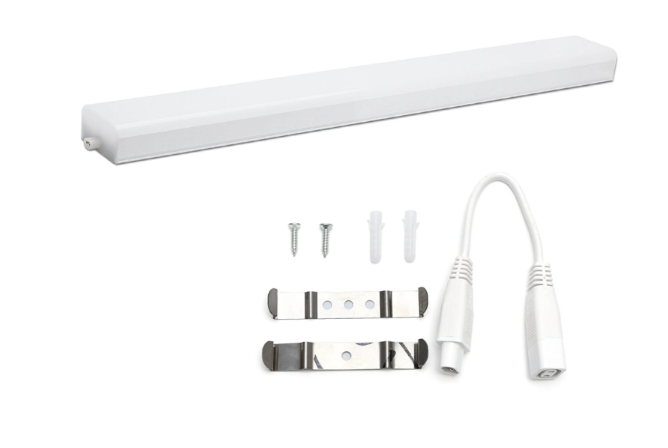Billede fra myndighedens meddelelse af det tilbagekaldte produkt LED armatur BLC-74035-24W, 30210715, 120 cm. Årsag: OVERTRÆD.