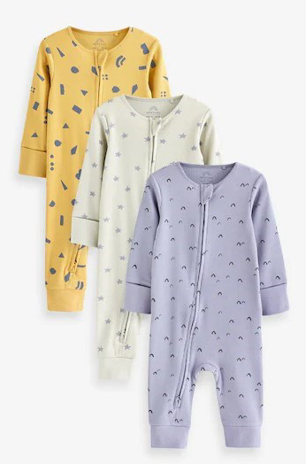 Billede fra myndighedens meddelelse af det tilbagekaldte produkt Baby Footless Sleepsuits 3 pack (Blue/yellow). Årsag: OVERTRÆD.