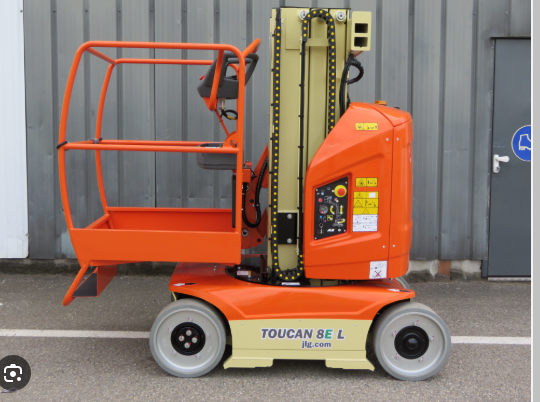 Billede fra myndighedens meddelelse af det tilbagekaldte produkt JLG TOUCAN modèles 8E, 8E-L, 8E XL, 10E, 10E-L, 20E, 26E Mast Boom Lifts. Årsag: OVERTRÆD.