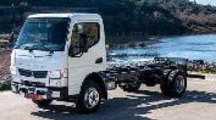 Billede fra myndighedens meddelelse af det tilbagekaldte produkt Mitsubishi - Lorry - Canter. Årsag: OVERTRÆD.