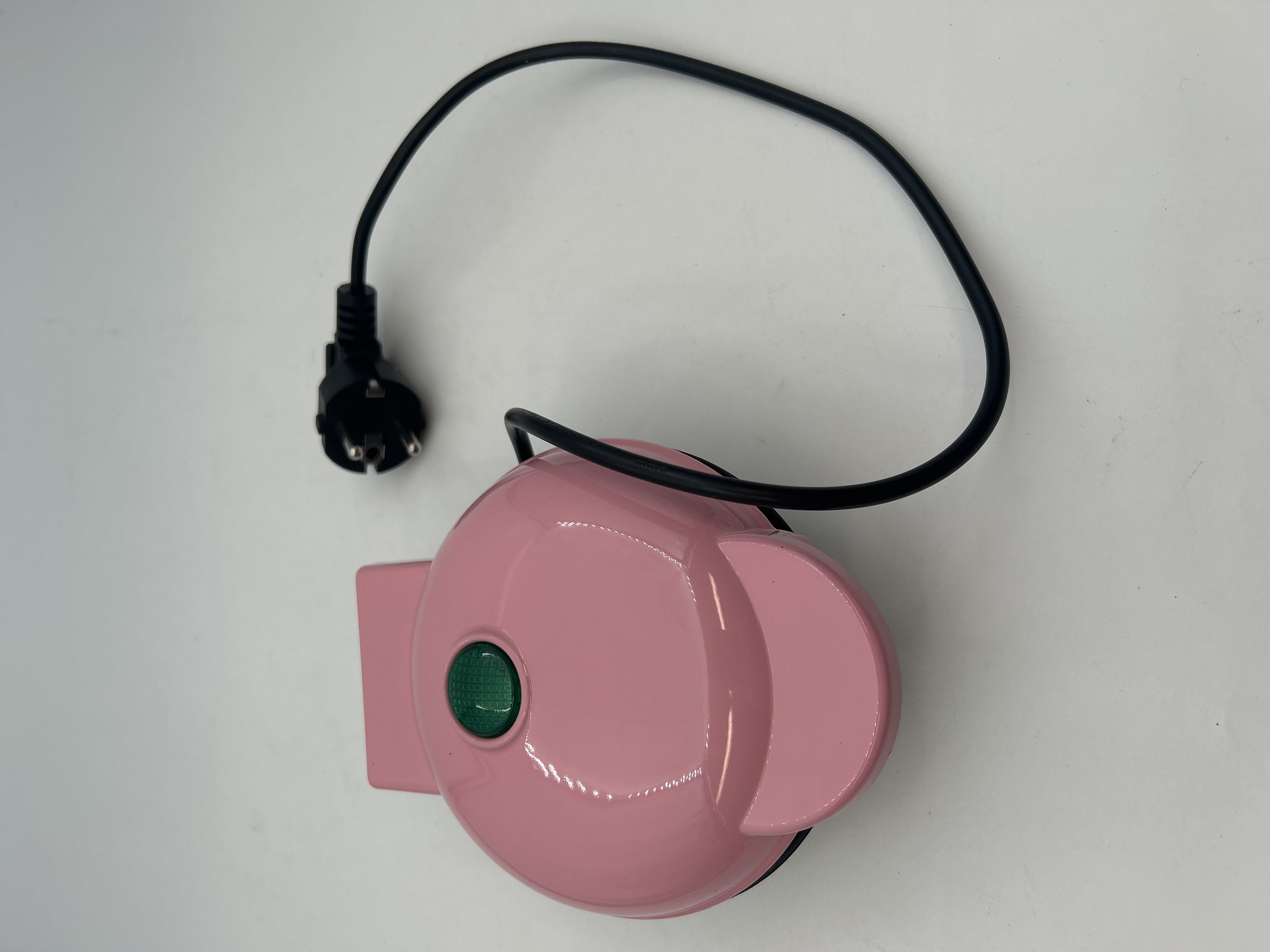 Billede fra myndighedens meddelelse af det tilbagekaldte produkt Mini Waffle Maker - 350W. Årsag: OVERTRÆD.