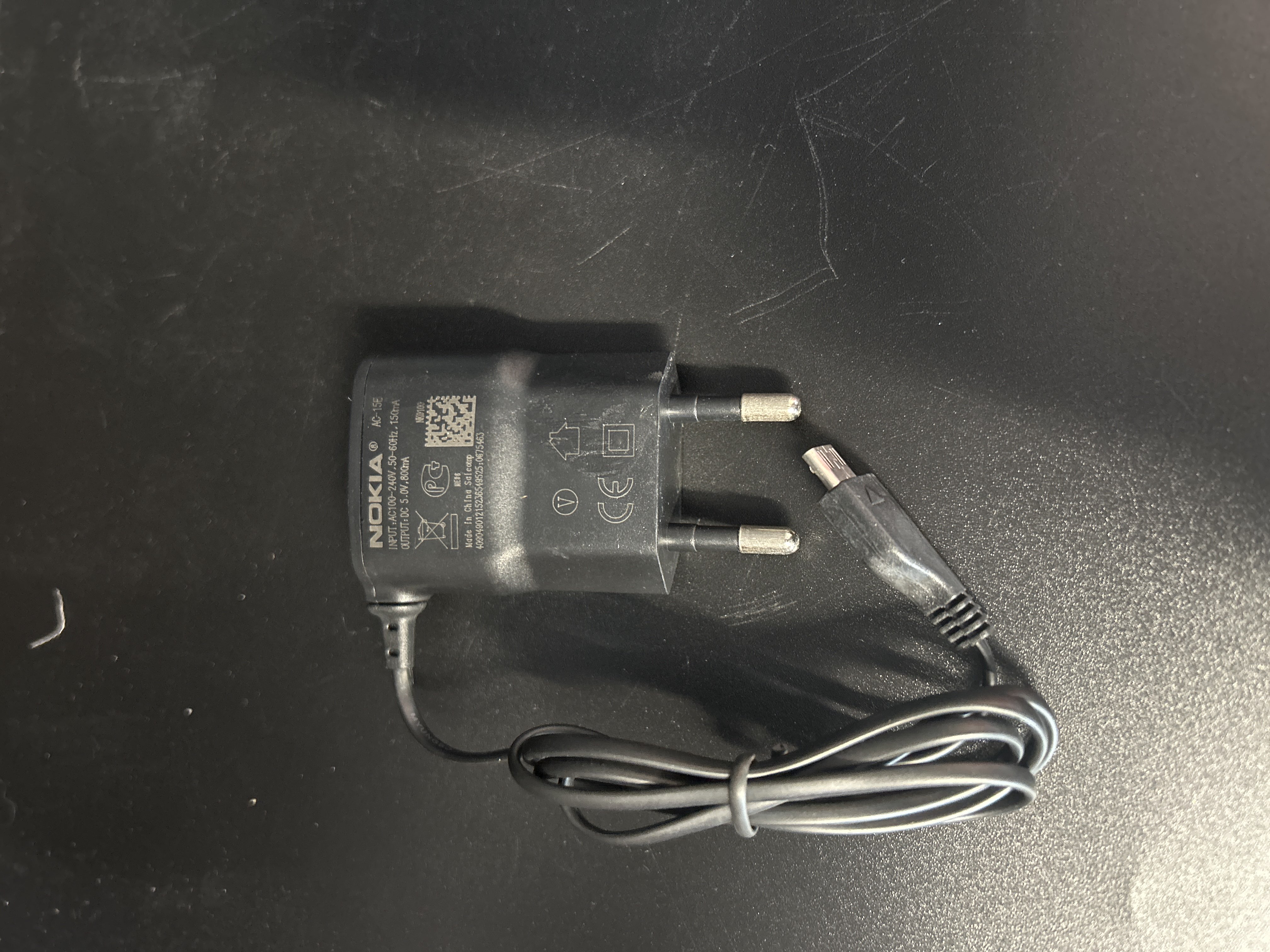 Billede fra myndighedens meddelelse af det tilbagekaldte produkt 2PCS 5V Micro USB EU Plug Home Wall Charger For Samsung HTC LG Sony Cell Phones. Årsag: OVERTRÆD.