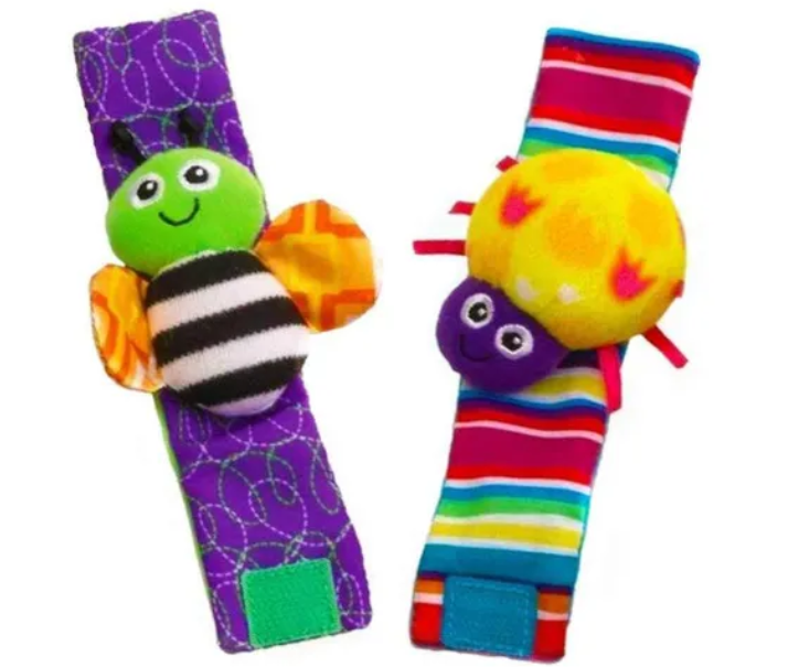 Billede fra myndighedens meddelelse af det tilbagekaldte produkt Baby Infant Rattle Socks Toys 3-6 to 12 Months Girl Boy Learning Toy. Årsag: OVERTRÆD.