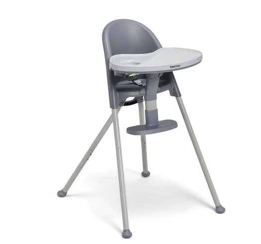 Billede fra myndighedens meddelelse af det tilbagekaldte produkt Beemoo CARE Simple Højstol, Grey. Årsag: OVERTRÆD.