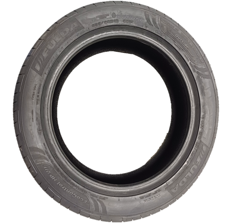 Billede fra myndighedens meddelelse af det tilbagekaldte produkt Fulda - 225/50R18 99W ECOCONTROL HP2 XL. Årsag: OVERTRÆD.