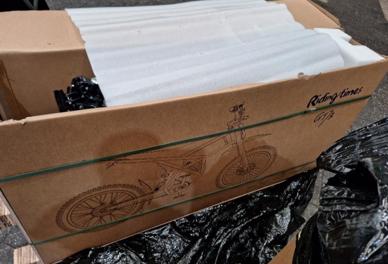 Billede fra myndighedens meddelelse af det tilbagekaldte produkt Riding Times - Model GT73. Årsag: OVERTRÆD.