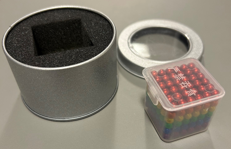 Billede fra myndighedens meddelelse af det tilbagekaldte produkt 216x magnetiske kugler 5 mm. Årsag: OVERTRÆD.