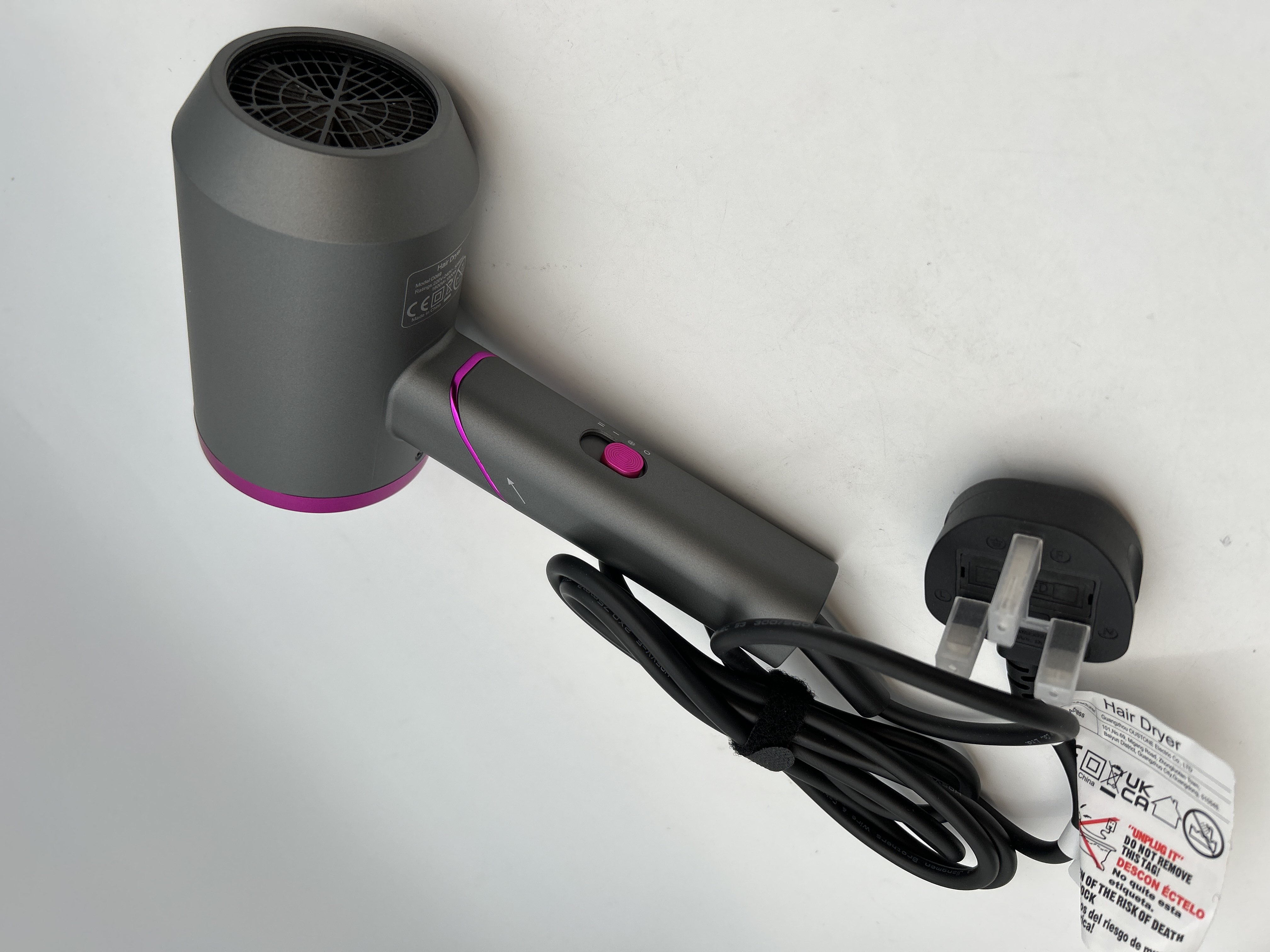 Billede fra myndighedens meddelelse af det tilbagekaldte produkt Hair Dryer Travel Hairdryers for Women. Årsag: OVERTRÆD.