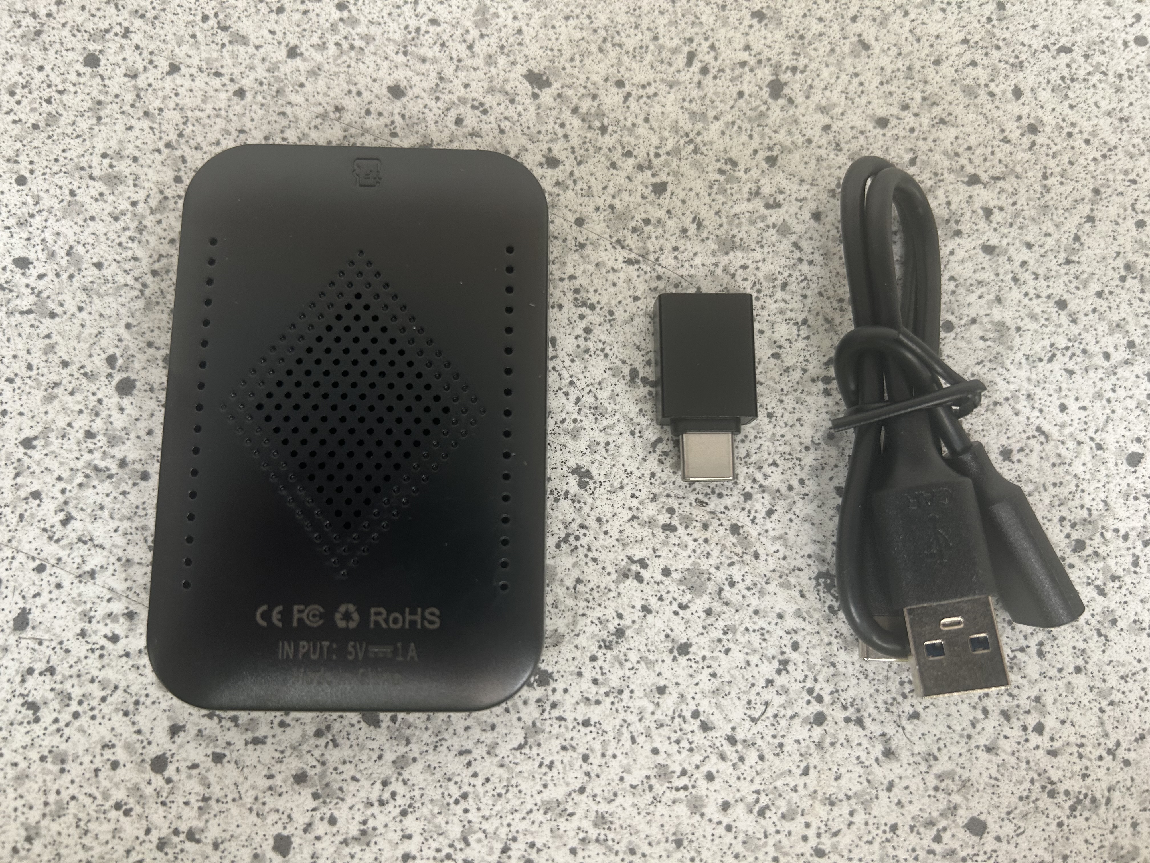 Billede fra myndighedens meddelelse af det tilbagekaldte produkt Car media player Bow CP30-CS5. Årsag: OVERTRÆD.