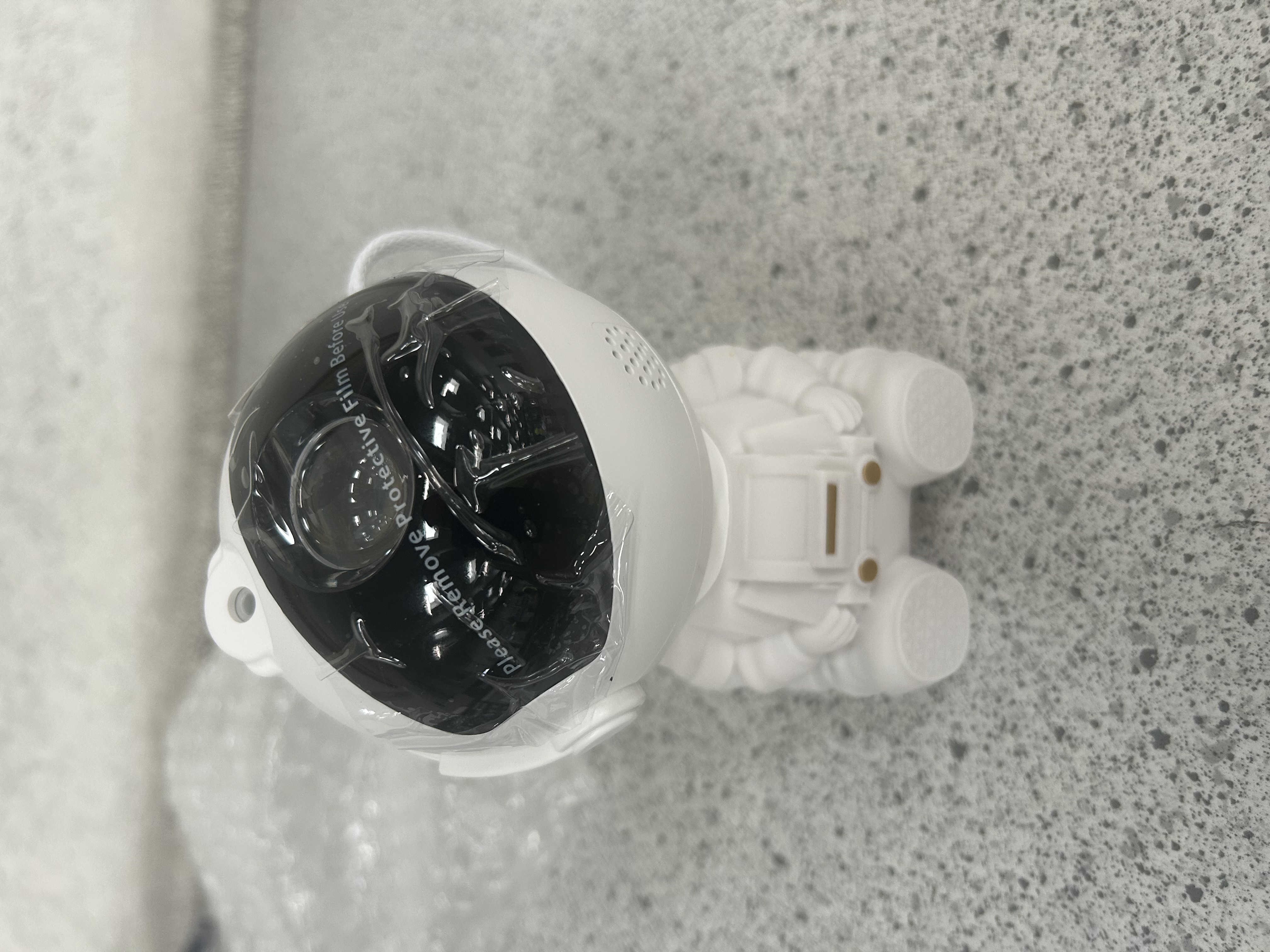 Billede fra myndighedens meddelelse af det tilbagekaldte produkt Seated Astronaut XKM-002. Årsag: OVERTRÆD.