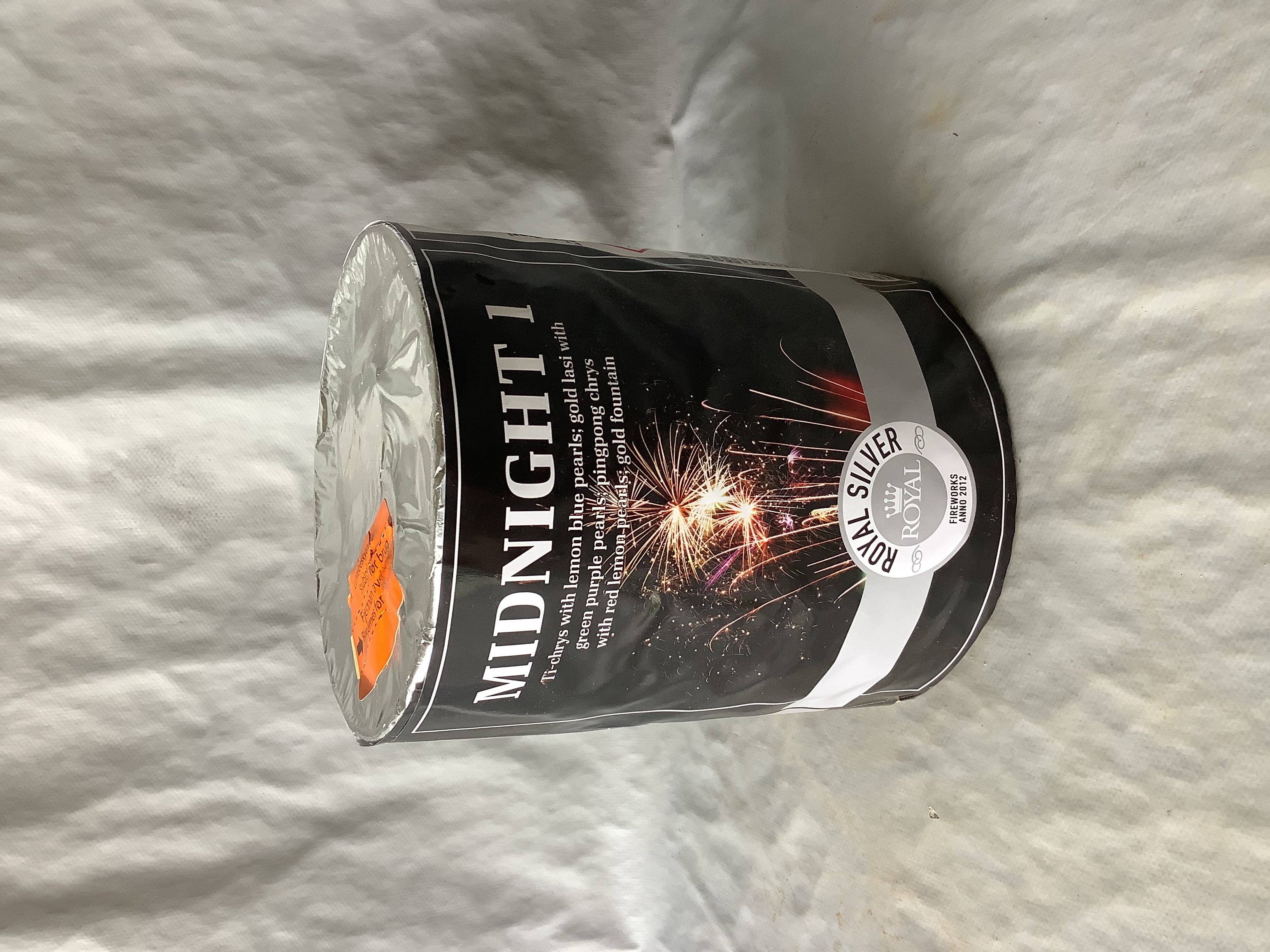 Billede fra myndighedens meddelelse af det tilbagekaldte produkt MIDNIGHT 1 batteri af fontæner med CE-reg.nr. 0163-F2-3294. Årsag: OVERTRÆD.