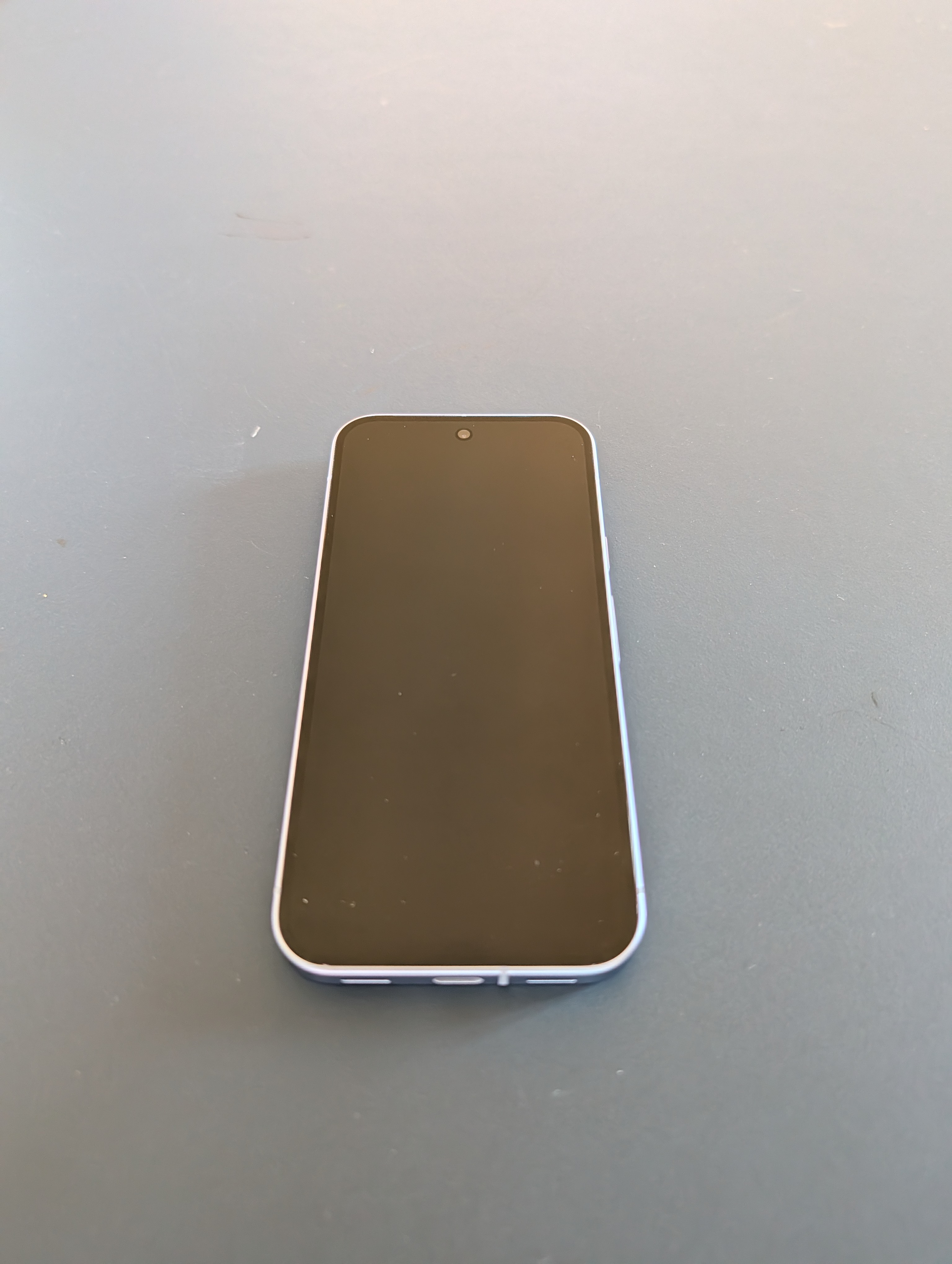 Billede fra myndighedens meddelelse af det tilbagekaldte produkt Google Pixel 10. Årsag: OVERTRÆD.